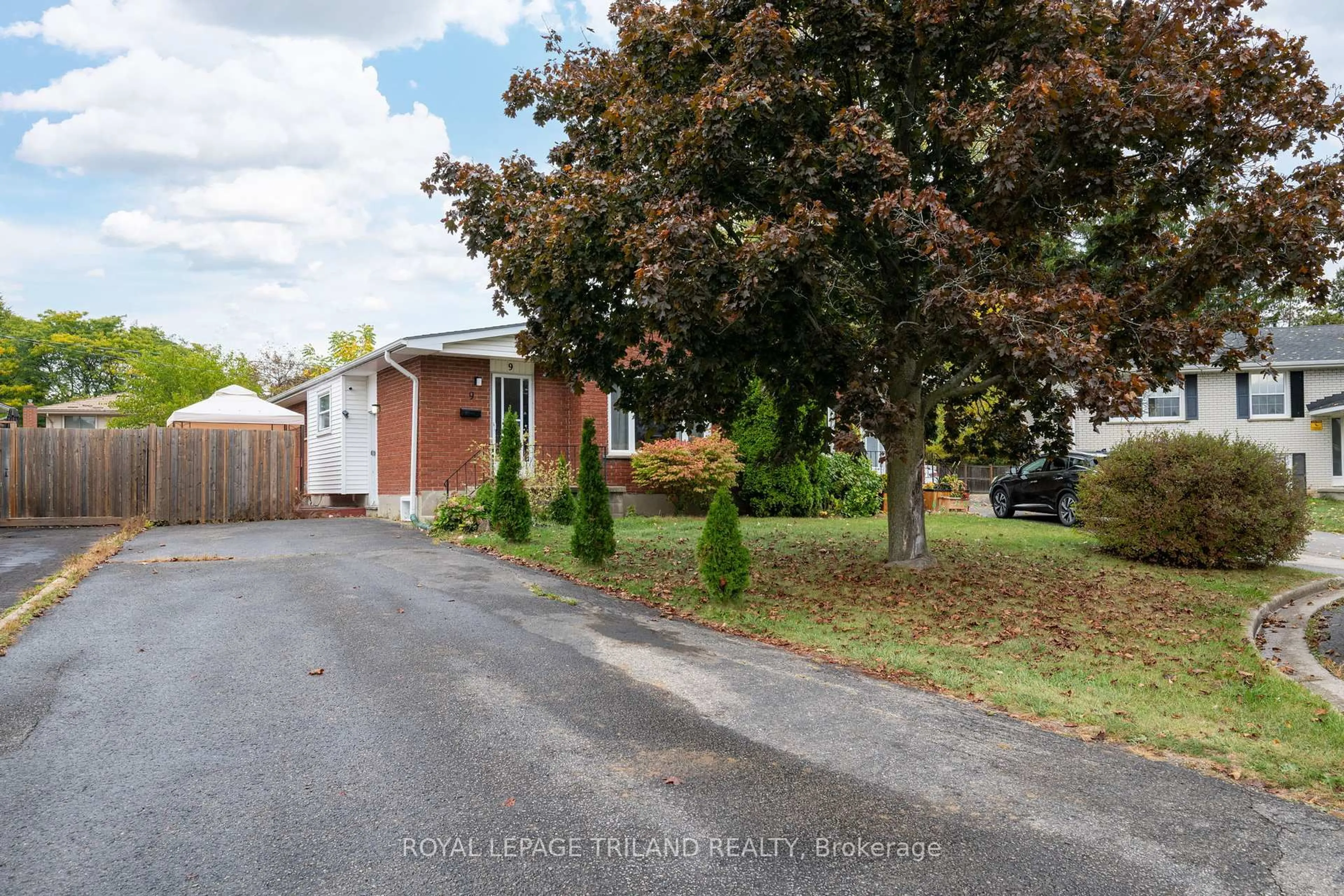 Unknown for 9 JOHNSON Pl, St. Thomas Ontario N5P 2E9