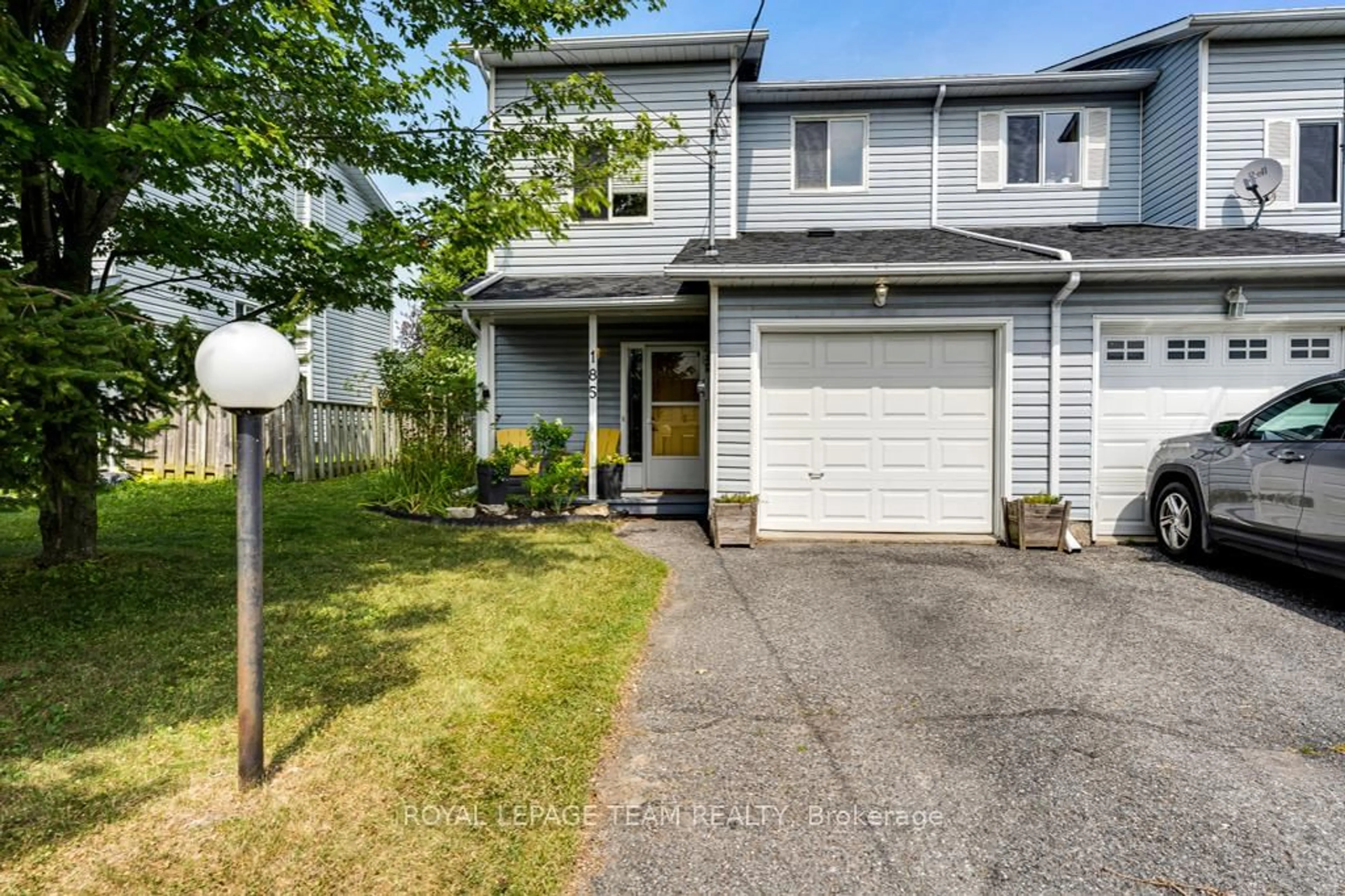 Home with vinyl exterior material, street for 185 Morris St, Carleton Place Ontario K7C 4M8
