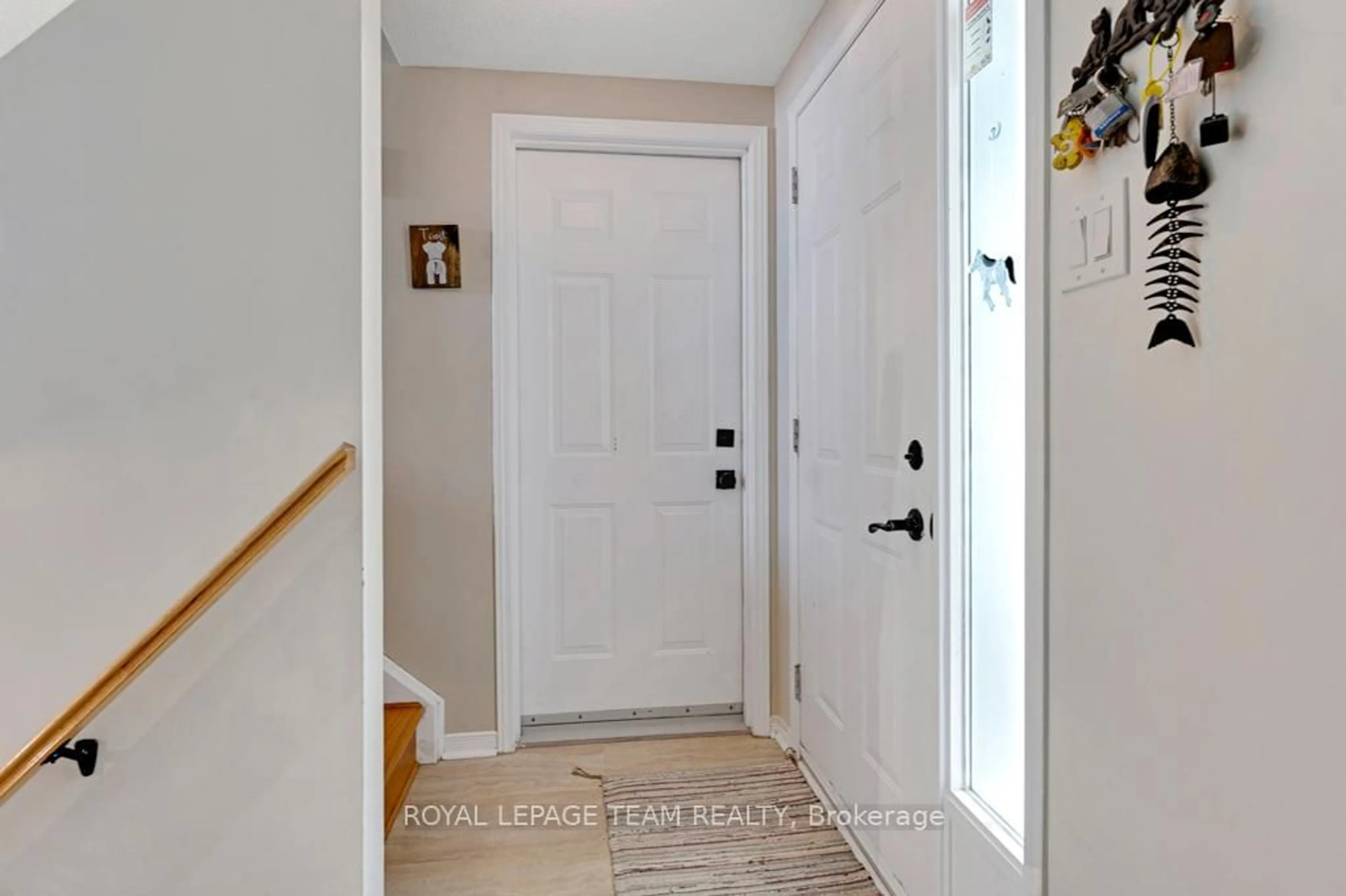 Indoor entryway for 185 Morris St, Carleton Place Ontario K7C 4M8