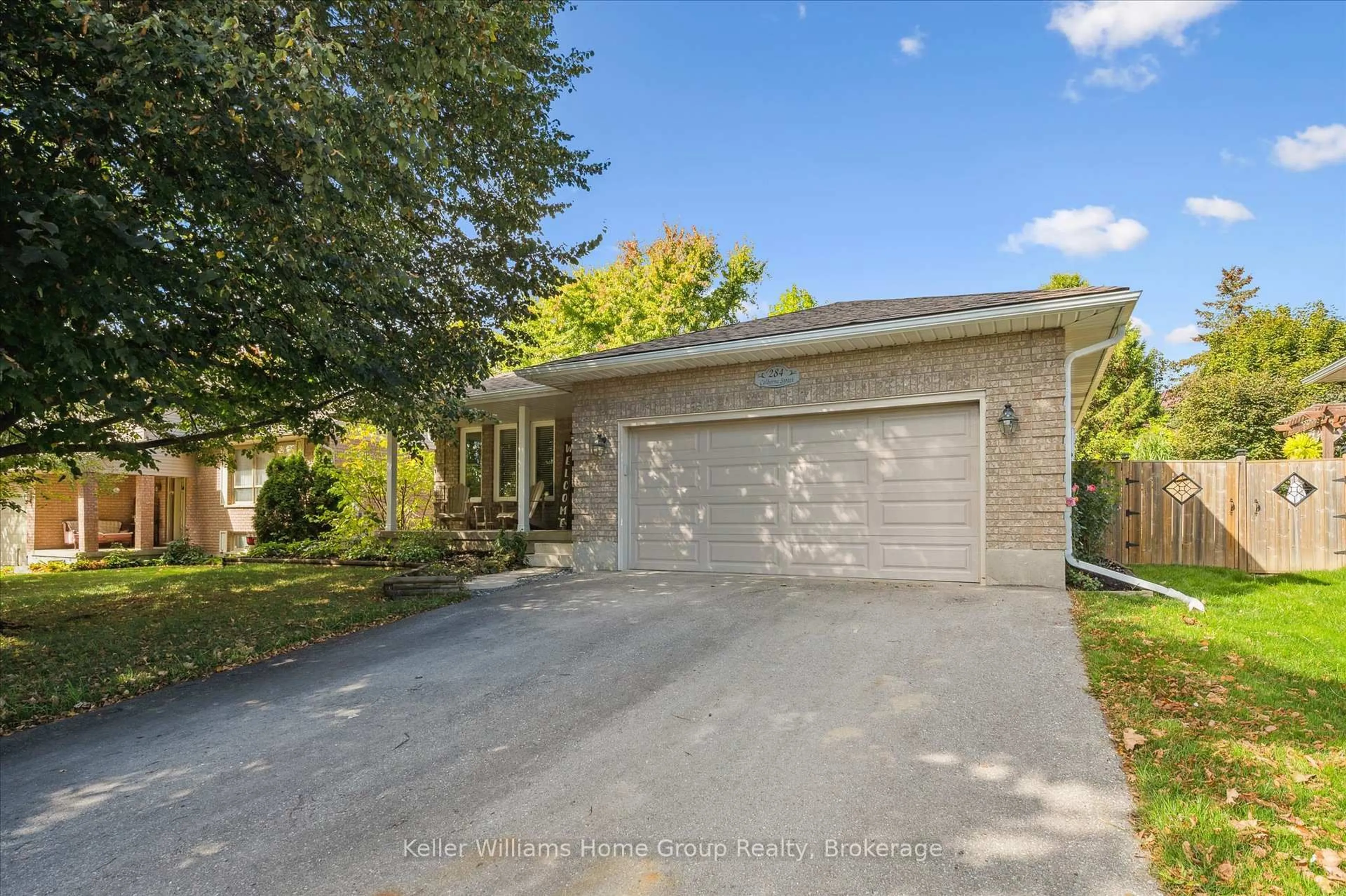 A pic from outside/outdoor area/front of a property/back of a property/a pic from drone, street for 284 Colborne St, Centre Wellington Ontario N0B 1S0