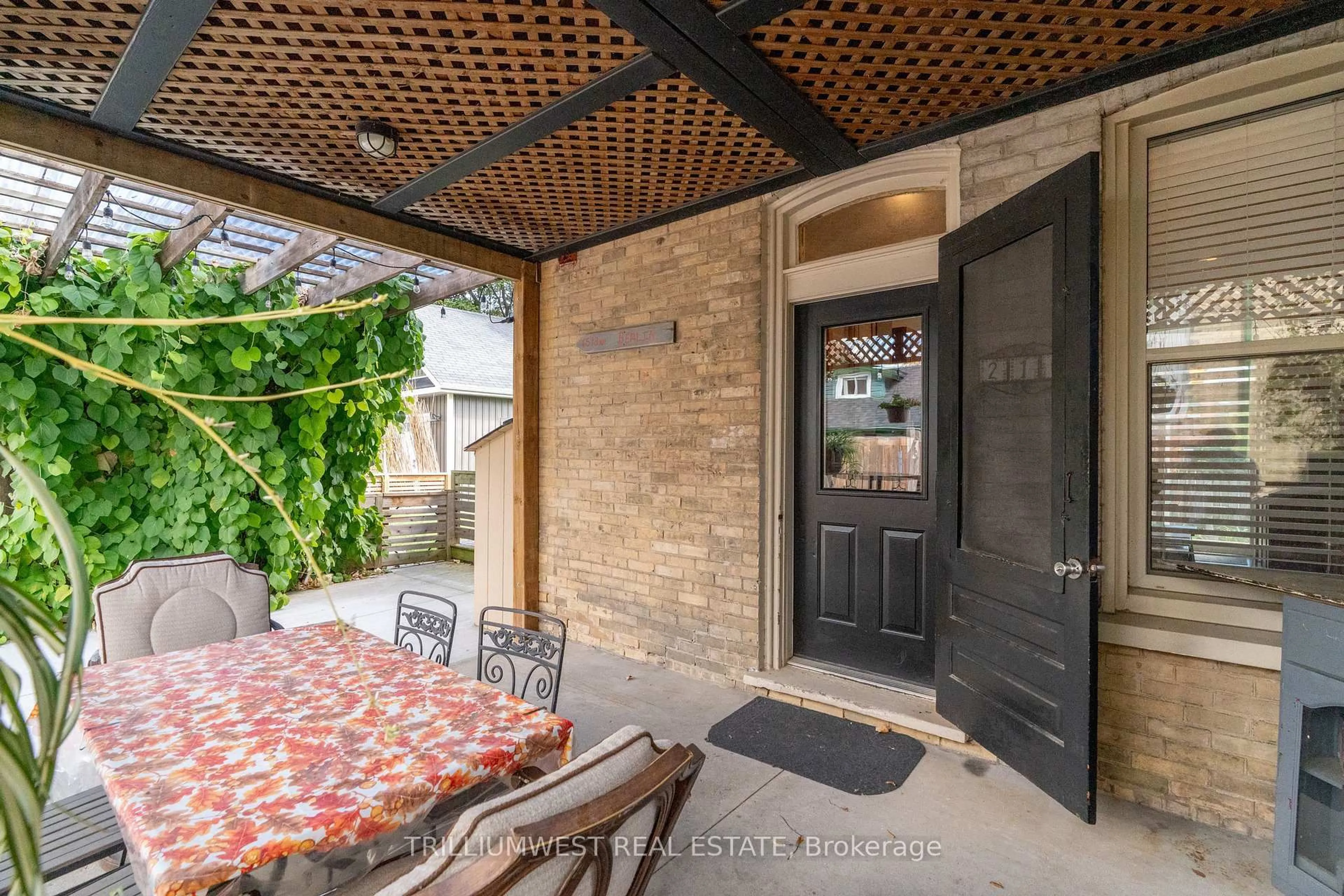 Patio, street for 210 Lancaster St, Kitchener Ontario N2H 1N6