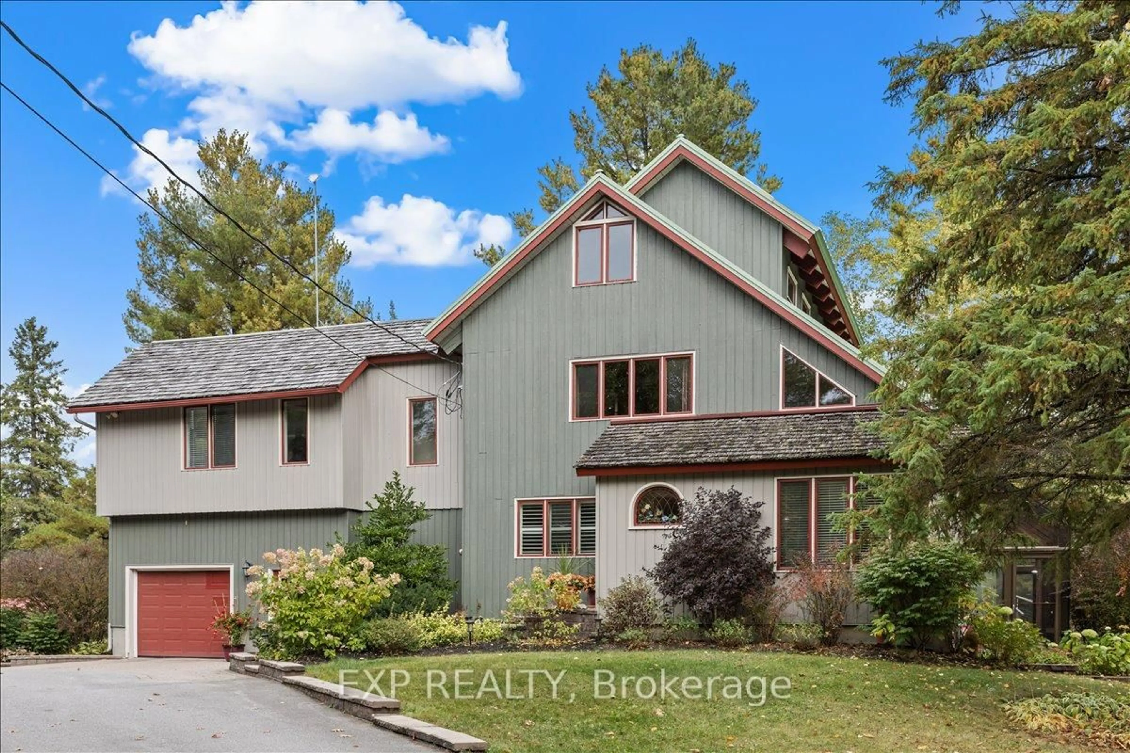 A pic from outside/outdoor area/front of a property/back of a property/a pic from drone, street for 182 Spruce Ridge Rd, Carp Ontario K0A 1L0