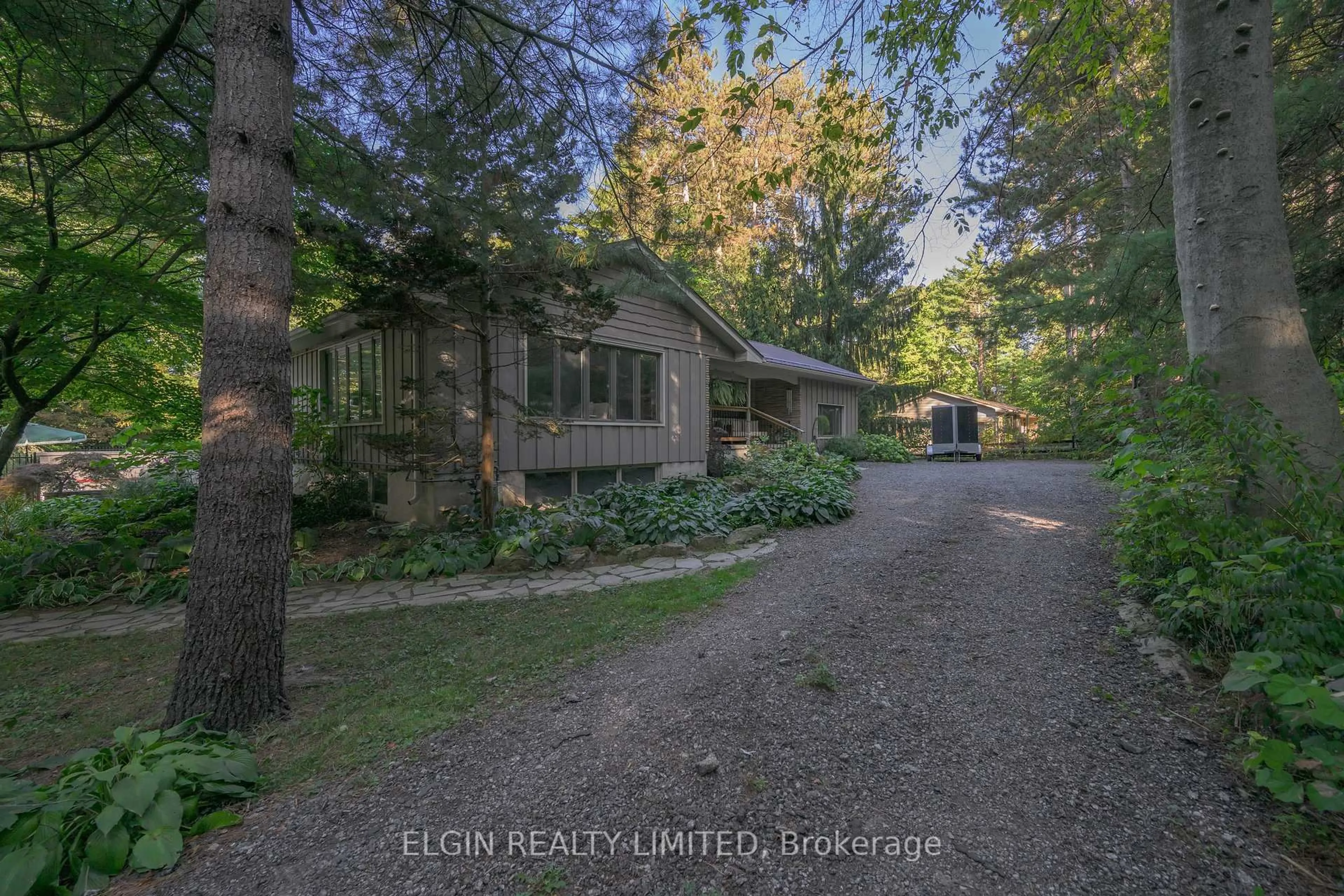 A pic from outside/outdoor area/front of a property/back of a property/a pic from drone, unknown for 8031 ROGERS Rd, Malahide Ontario N5H 2R4