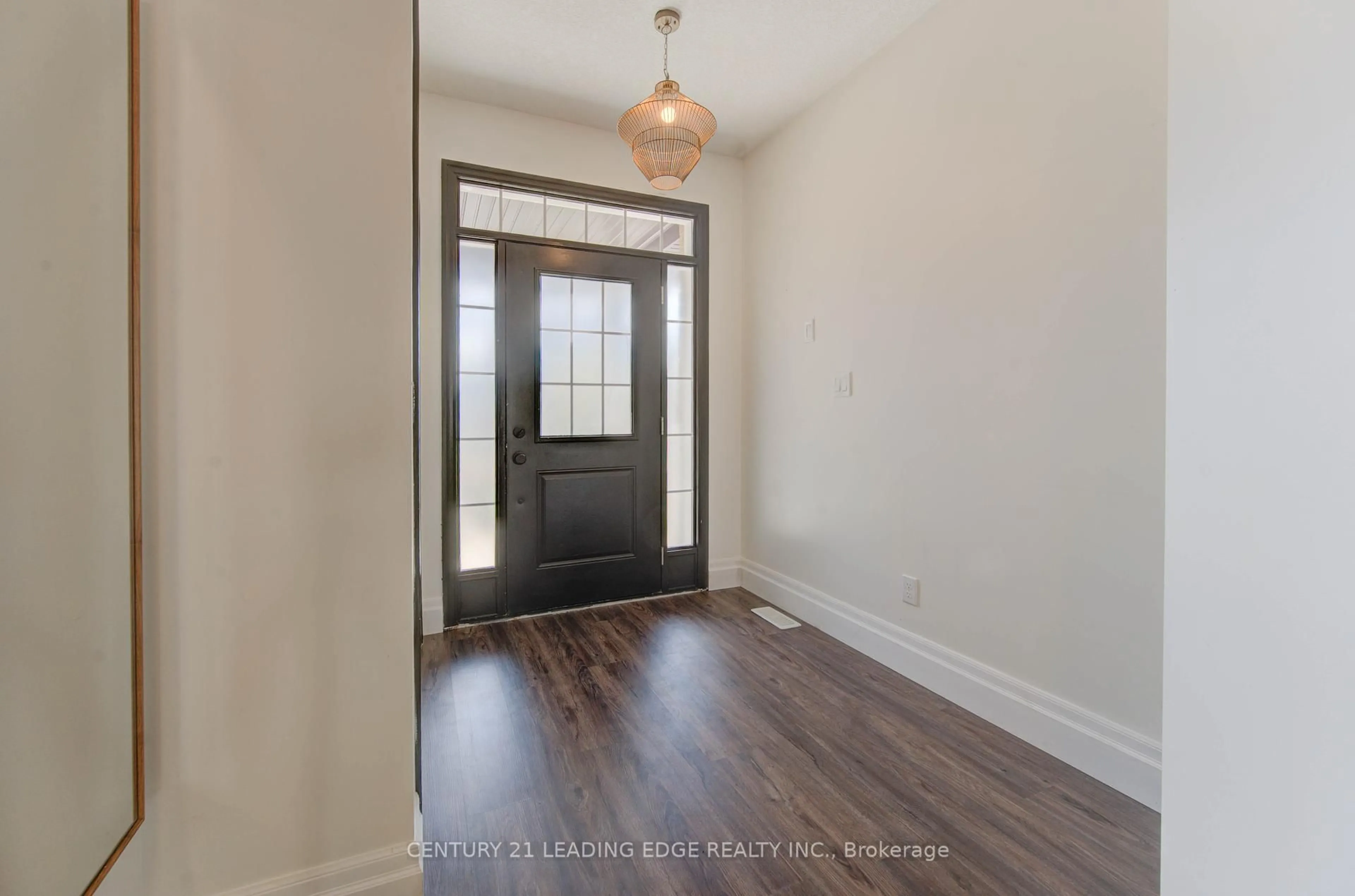 Indoor entryway for 277 Watervale Cres, Kitchener Ontario N2A 0G7