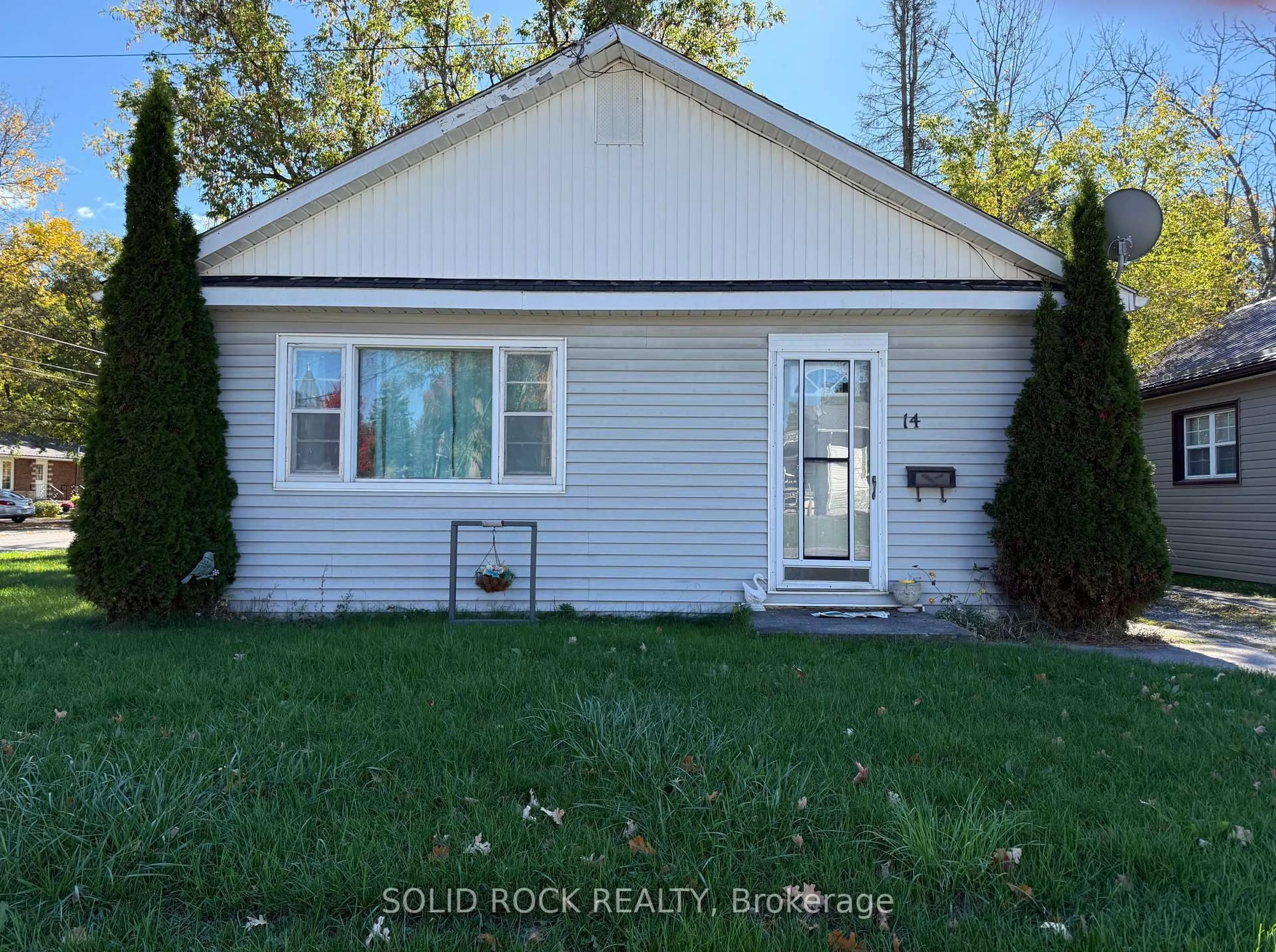 Home with vinyl exterior material, unknown for 14 Linn St, Limoges Ontario K0K 2M0
