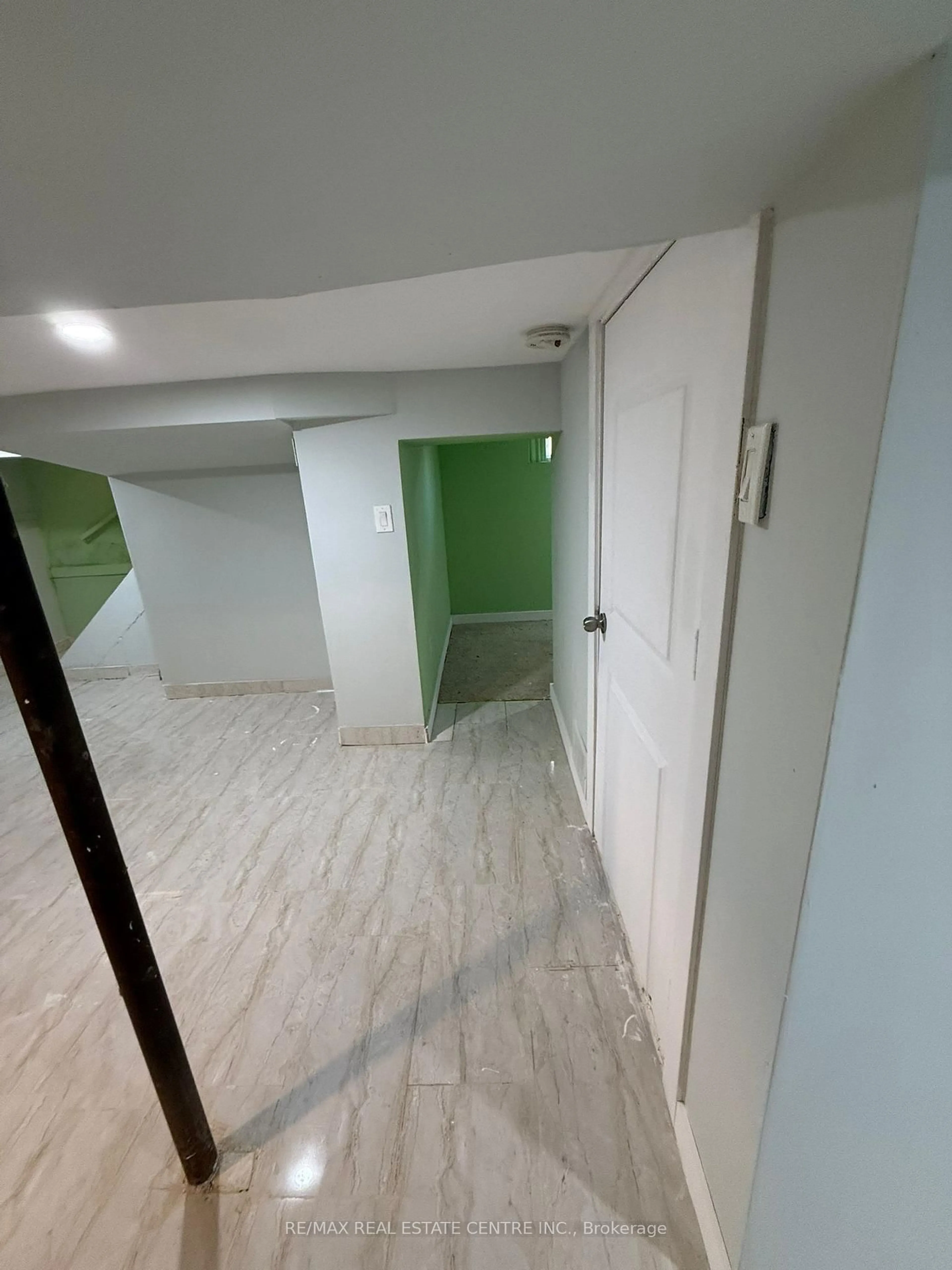 A pic of a room for 125 Davis St, Thorold Ontario L2V 1E6