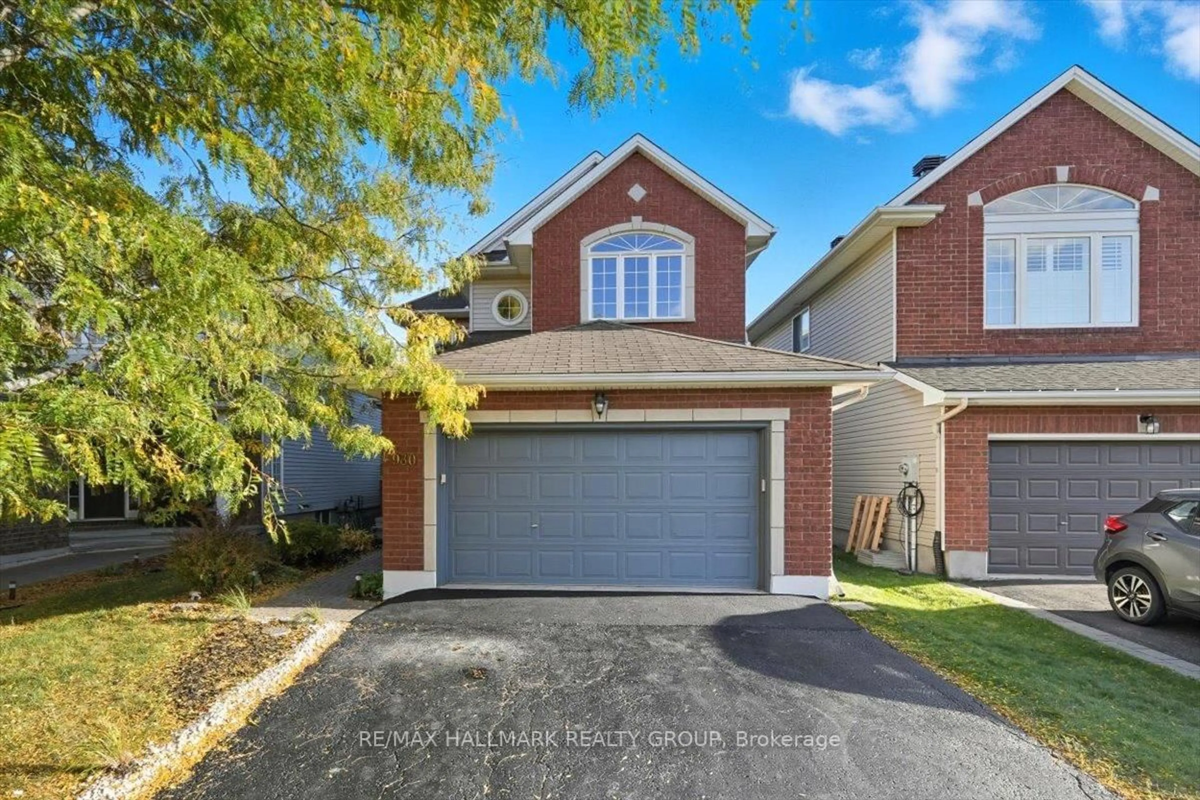 Home with brick exterior material, street for 930 Scala Ave, Ottawa Ontario K4A 5E1