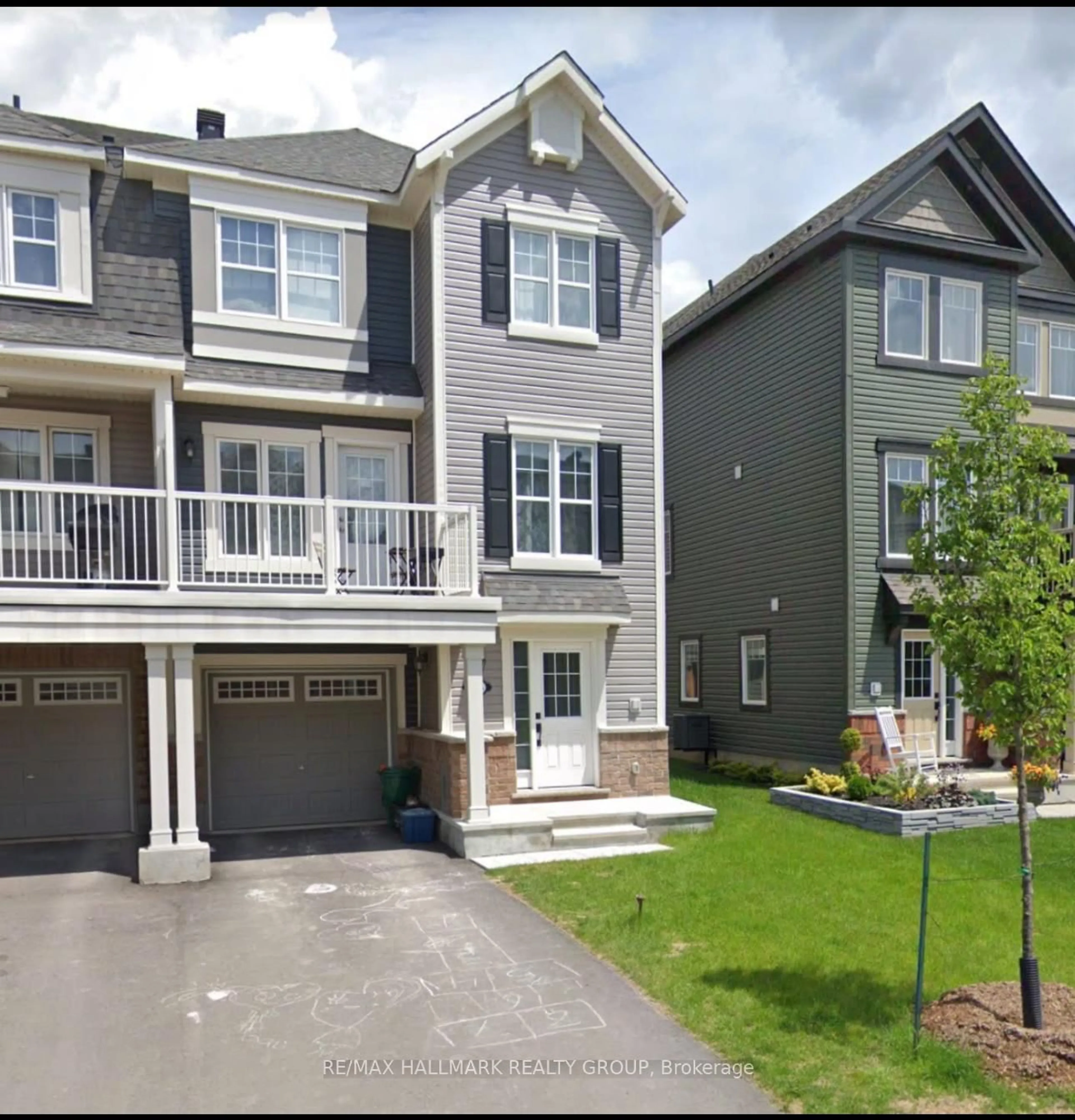 Home with vinyl exterior material, street for 106 Helenium Lane, Ottawa Ontario K4A 1C7