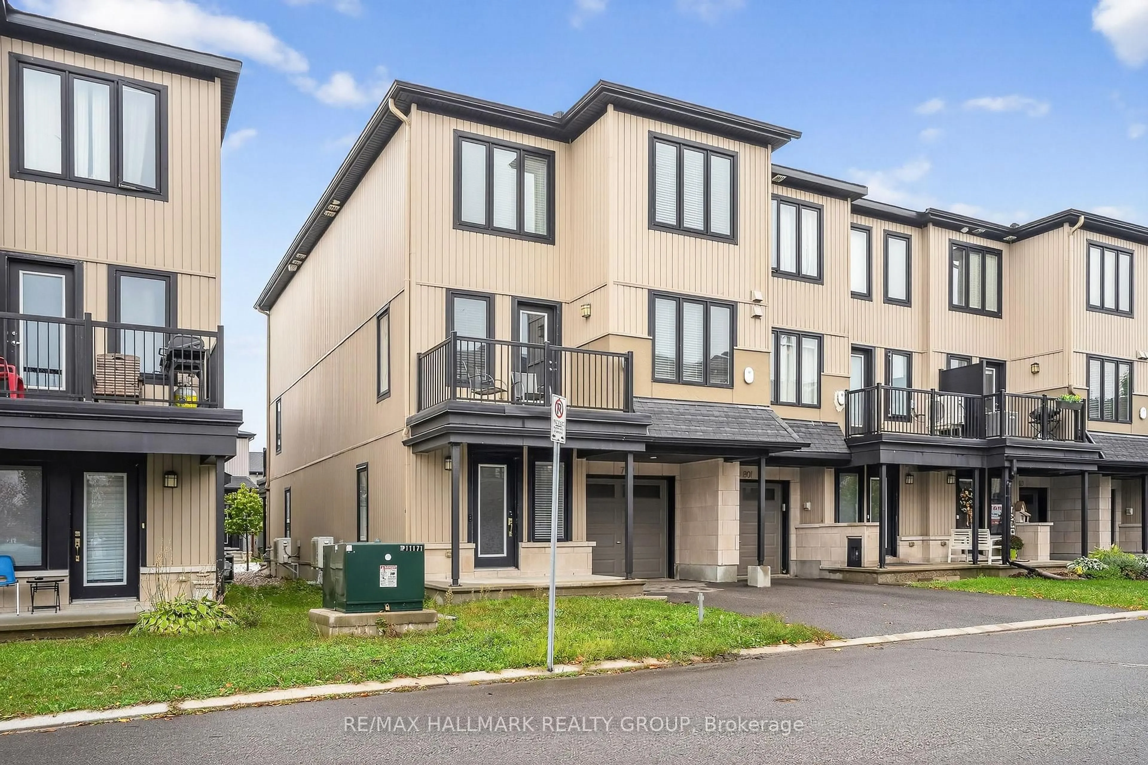 A pic from outside/outdoor area/front of a property/back of a property/a pic from drone, street for 799 Element Private, Ottawa Ontario K2M 0M7