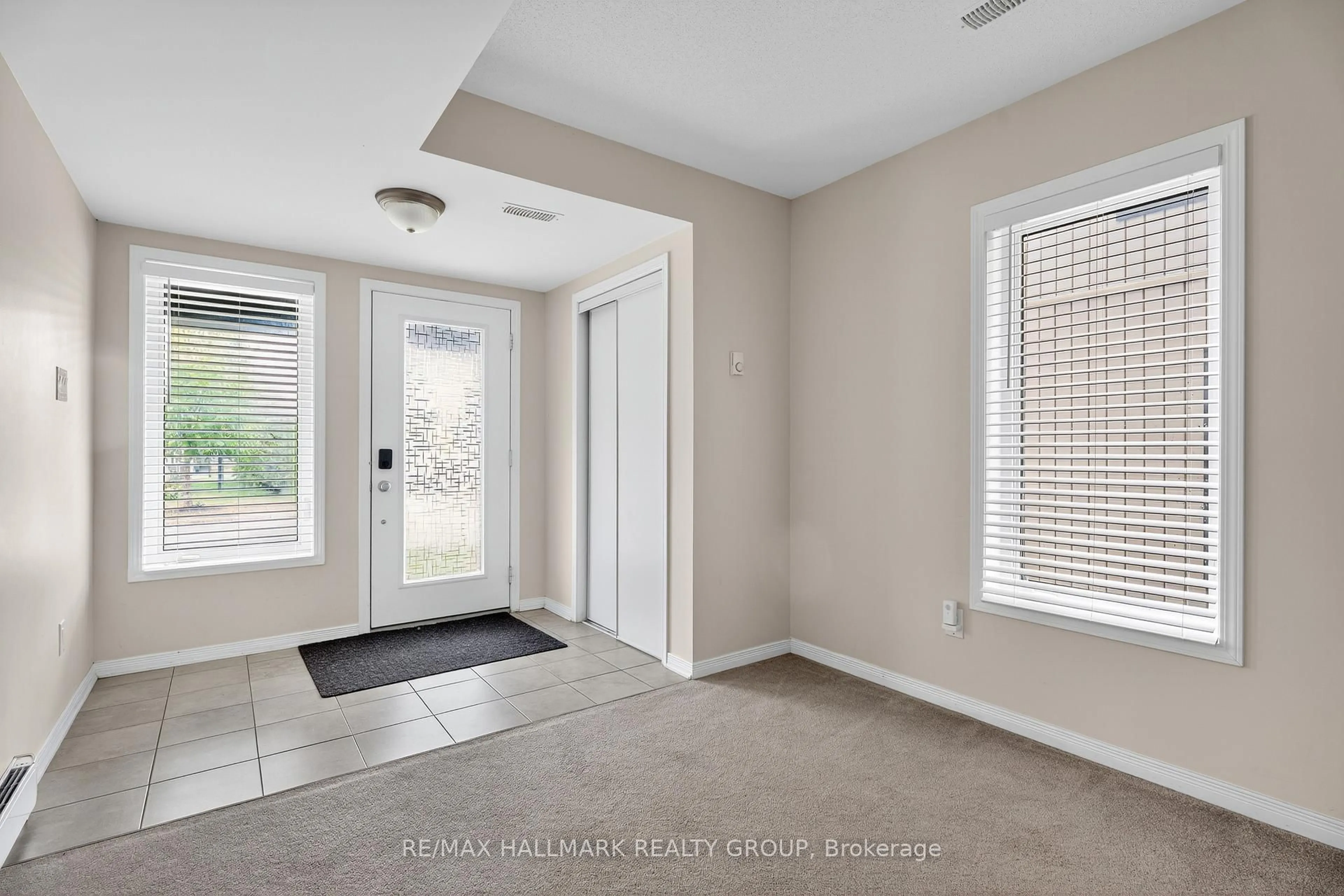 Indoor entryway for 799 Element Private, Ottawa Ontario K2M 0M7