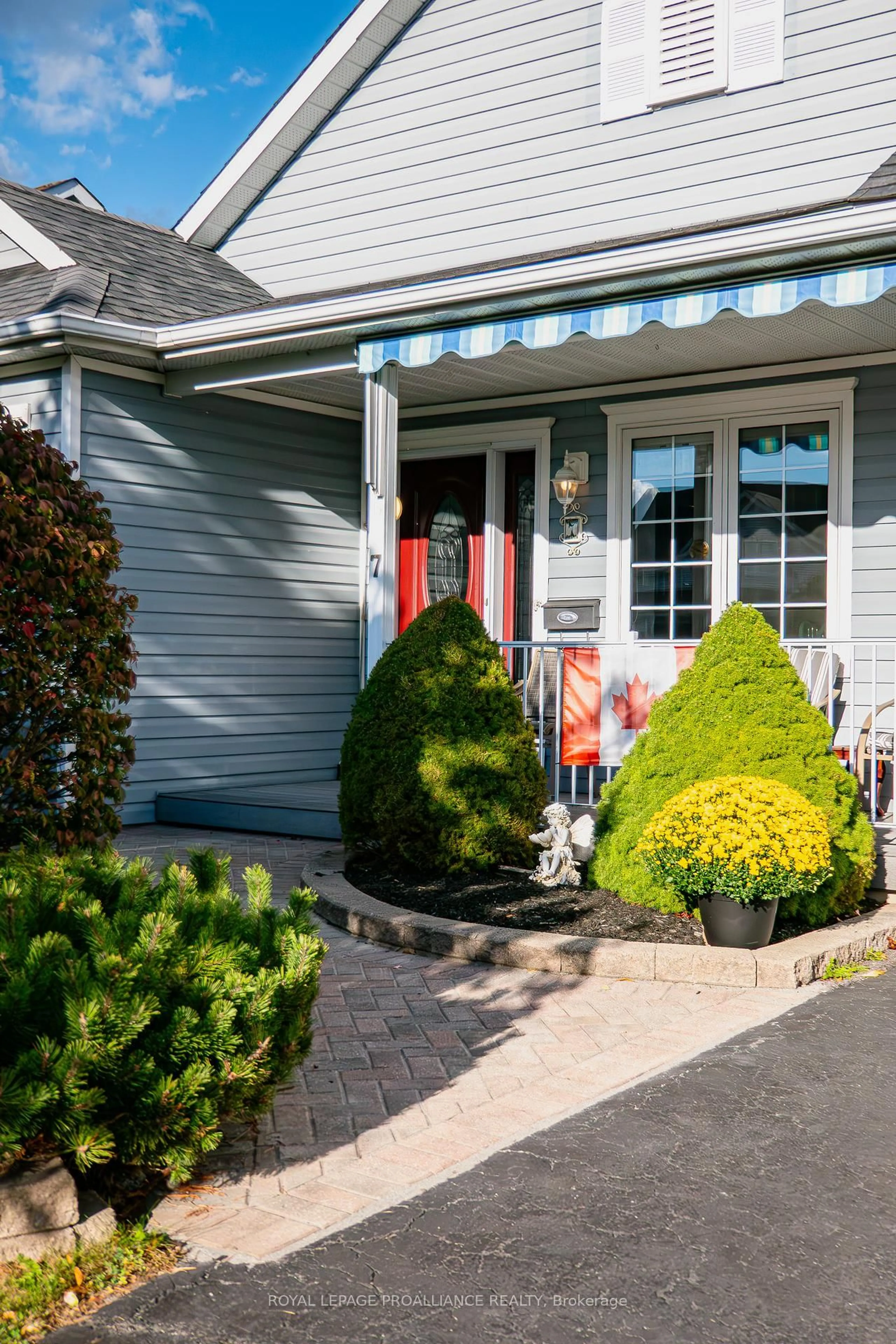 Home with vinyl exterior material, street for 7 Nesbitt Dr, Brighton Ontario K0K 1H0