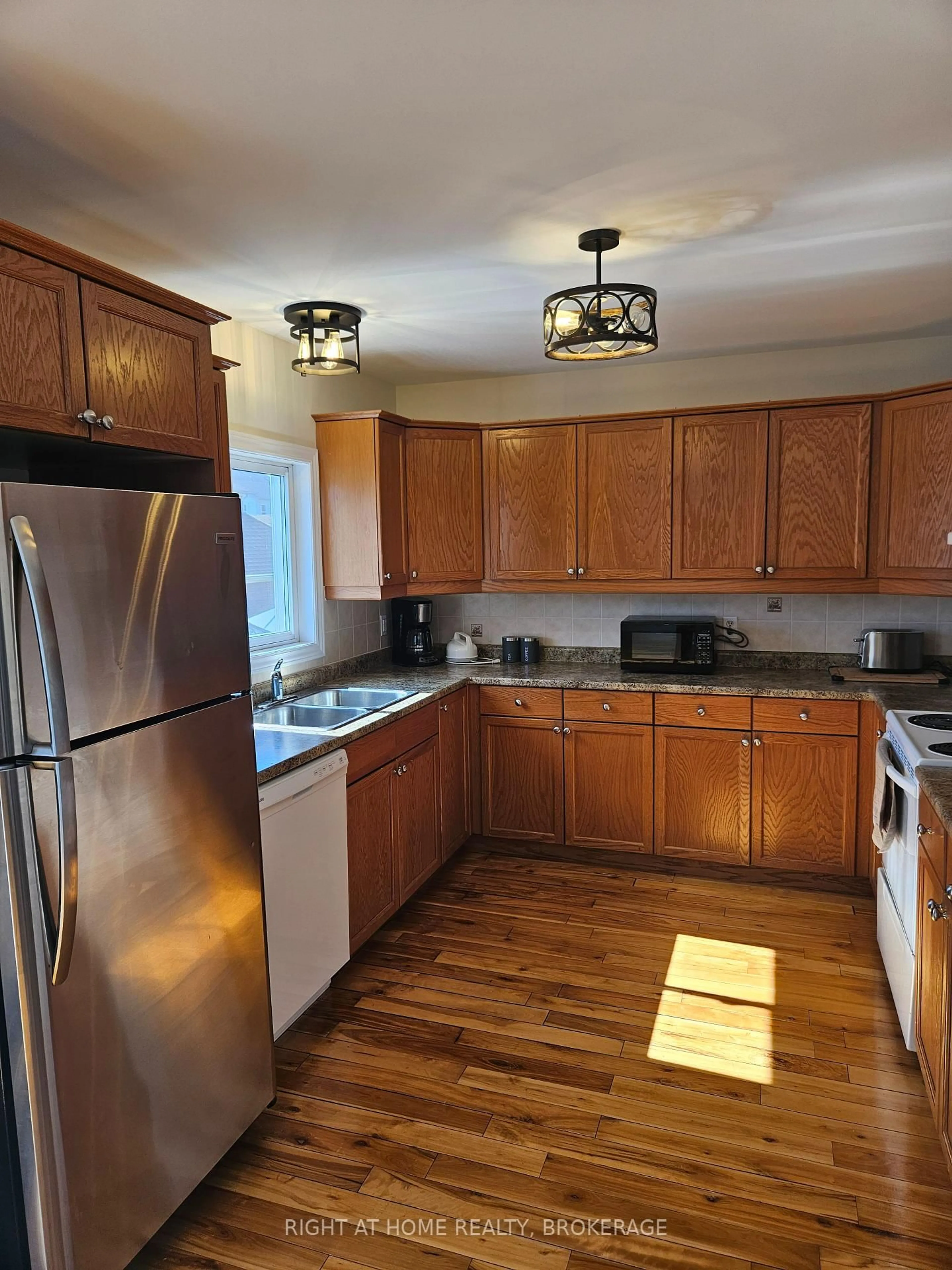 Standard kitchen, unknown for 3823 Graeber Ave, Fort Erie Ontario L0S 1B0