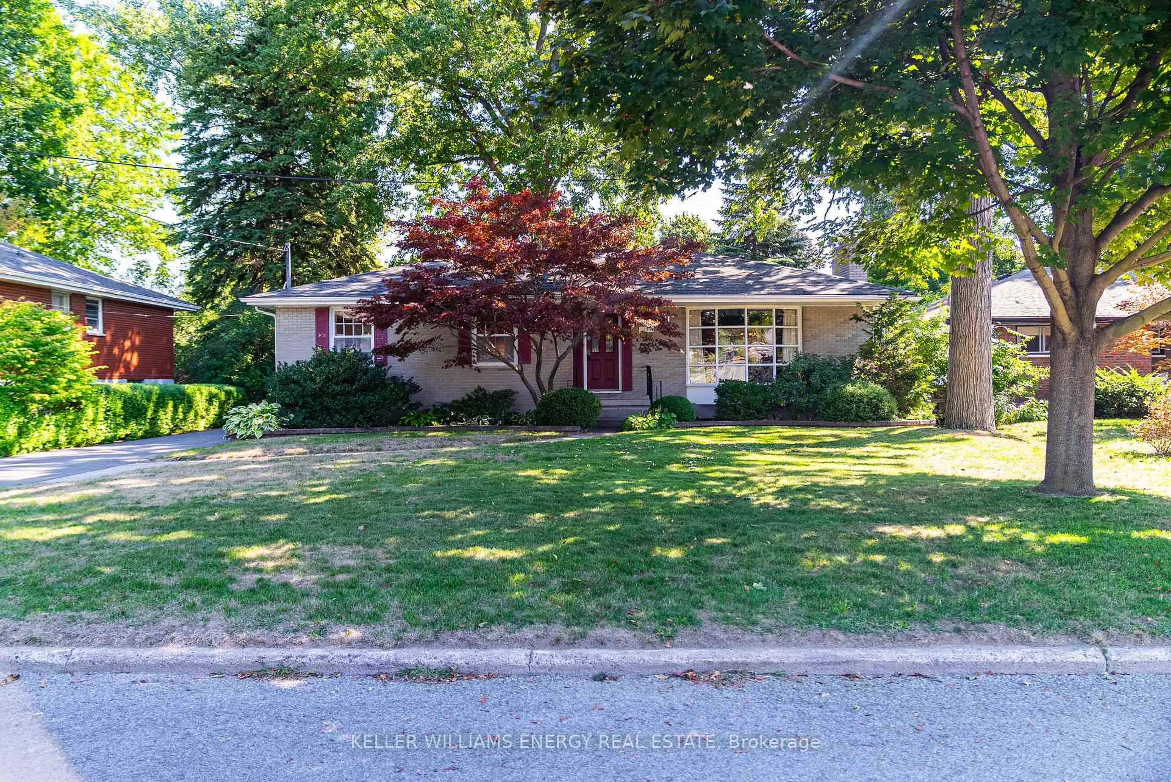 Unknown for 15 Southwood Cres, Belleville Ontario K8N 1X4