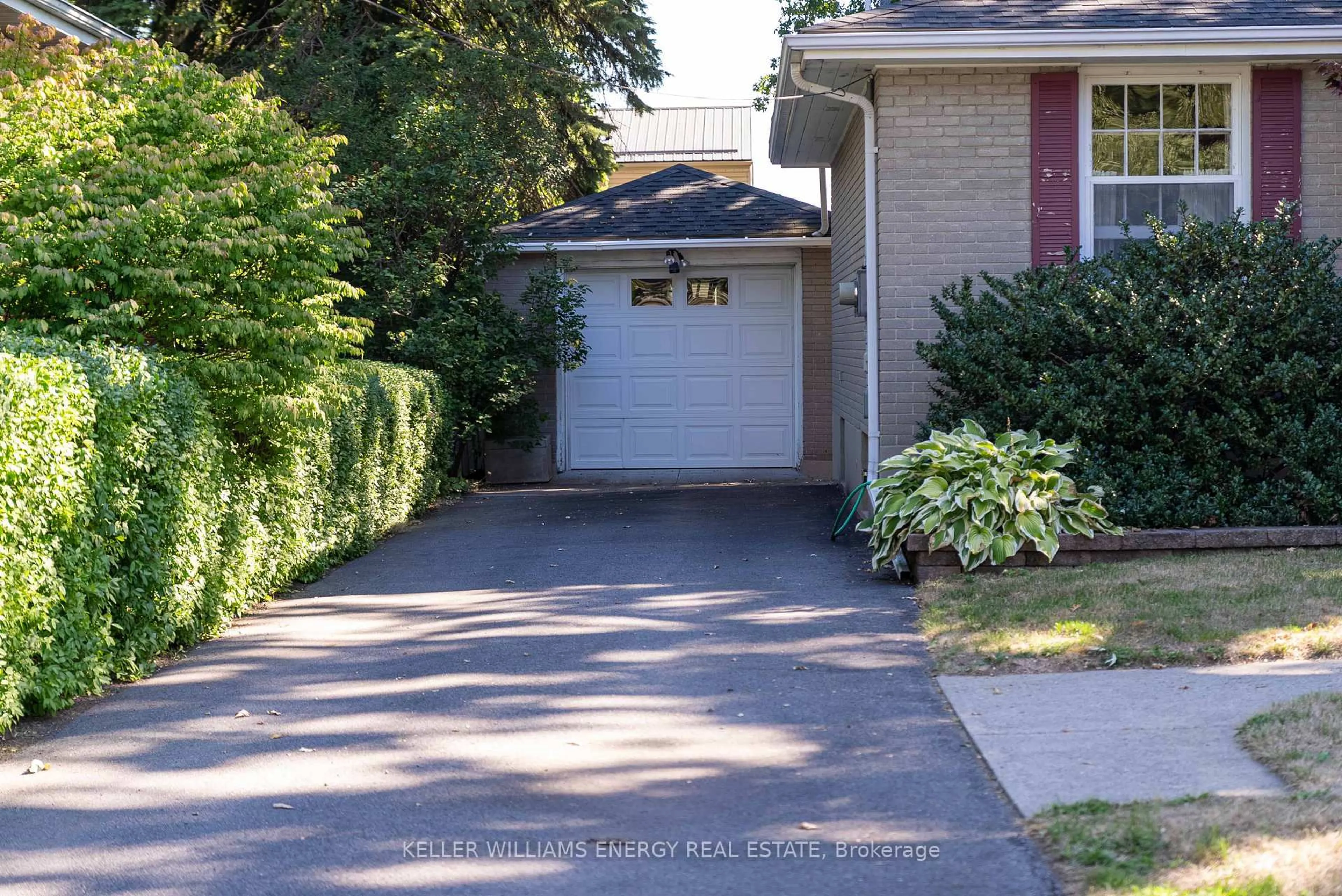 Unknown for 15 Southwood Cres, Belleville Ontario K8N 1X4