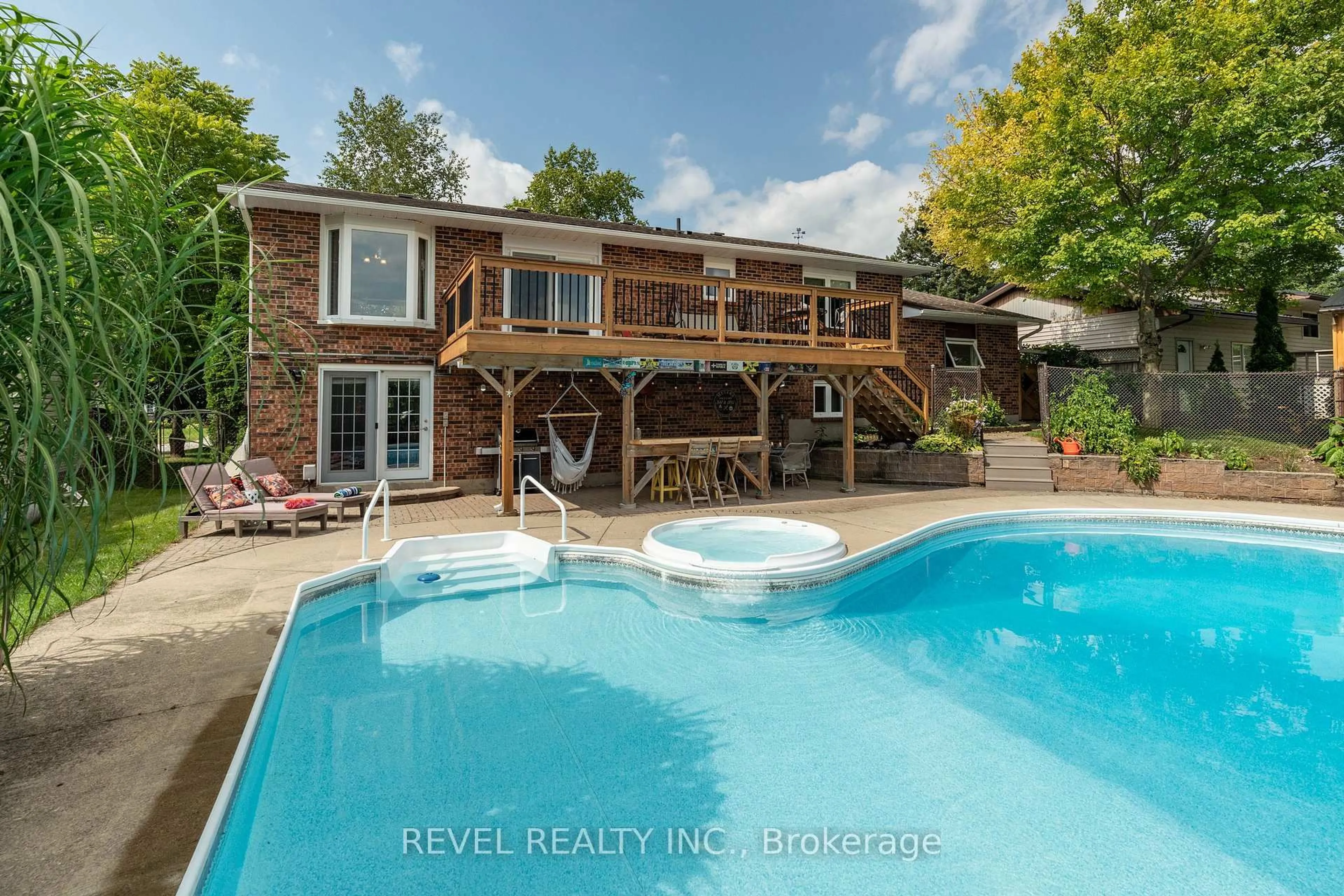 A pic from outside/outdoor area/front of a property/back of a property/a pic from drone, water/lake/river/ocean view for 29 Armstrong Cres, Grey Highlands Ontario N0C 1H0