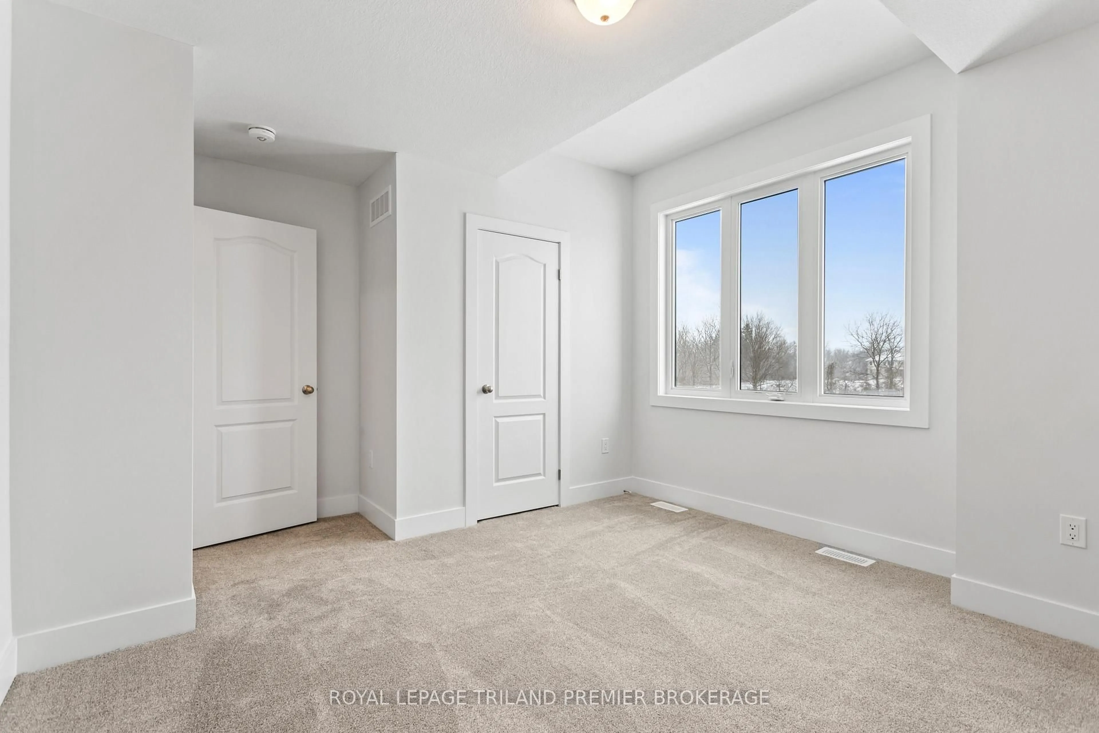A pic of a room for 1585 CHICKADEE Tr, London South Ontario N6M 1G4