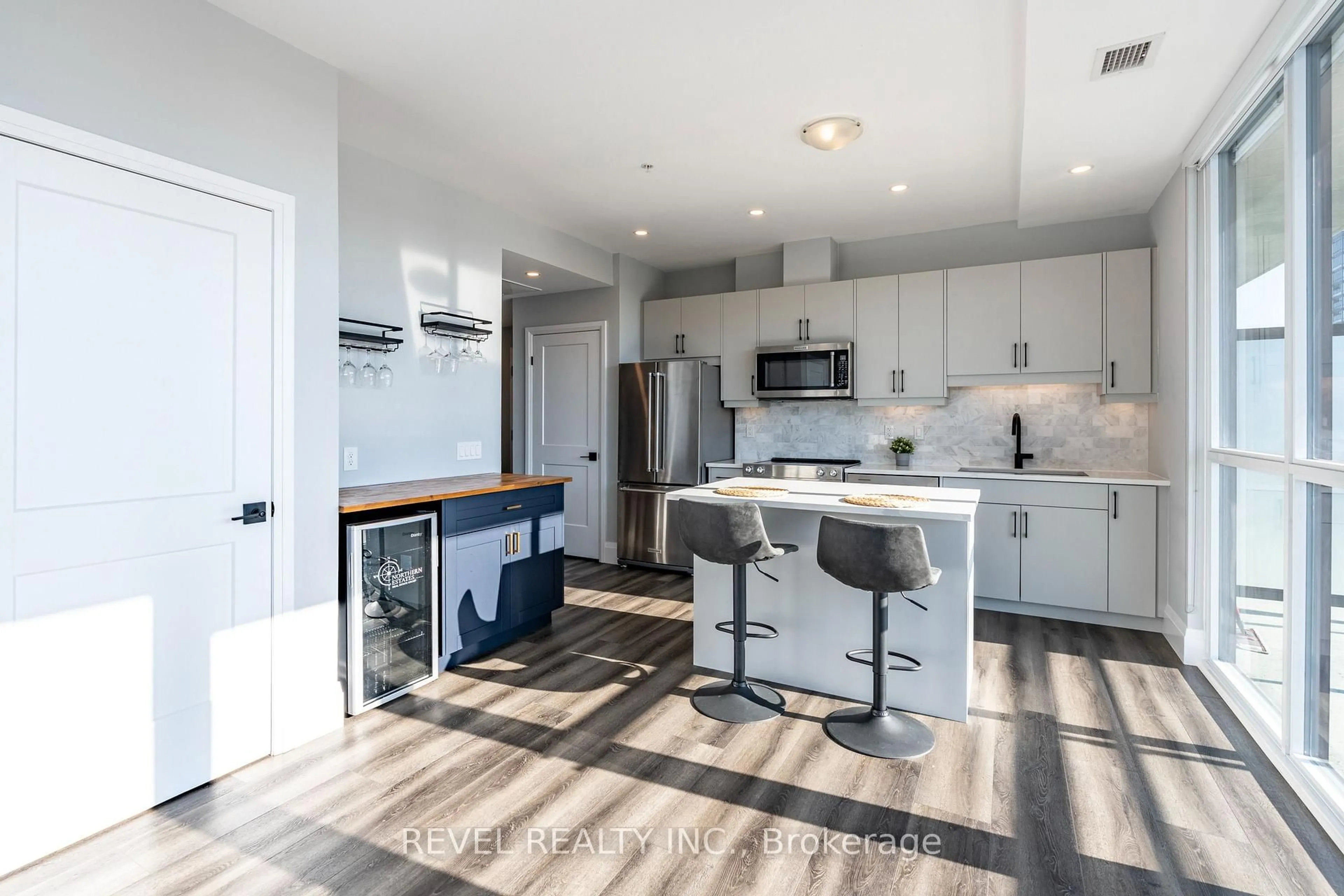 Open concept kitchen, unknown for 60 Charles St #5, Kitchener Ontario N2G 0C9