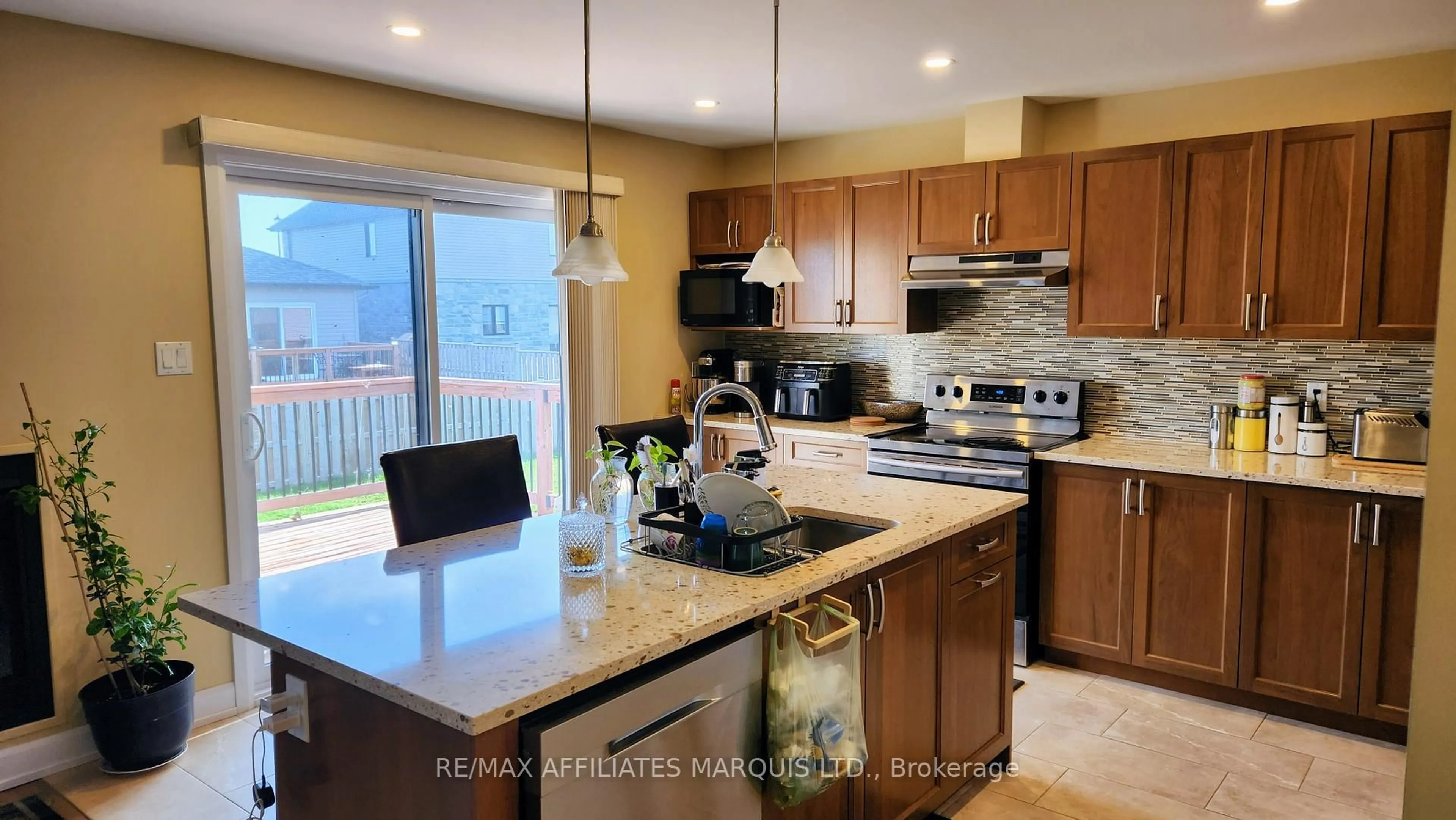 Open concept kitchen, unknown for 369 Belfort Cres, Cornwall Ontario K6H 0H4