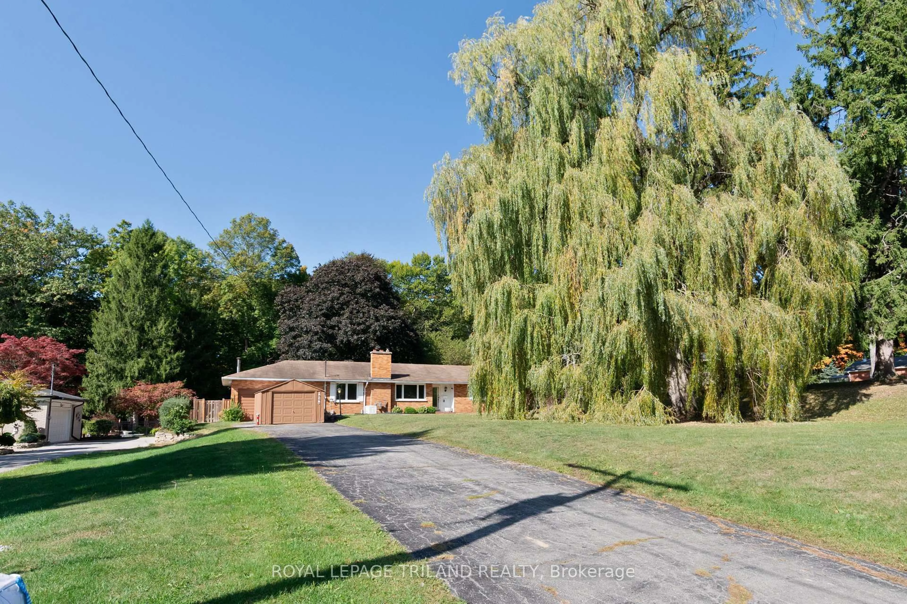 A pic from outside/outdoor area/front of a property/back of a property/a pic from drone, unknown for 6267 SUNSET Rd, Central Elgin Ontario N0L 2L0