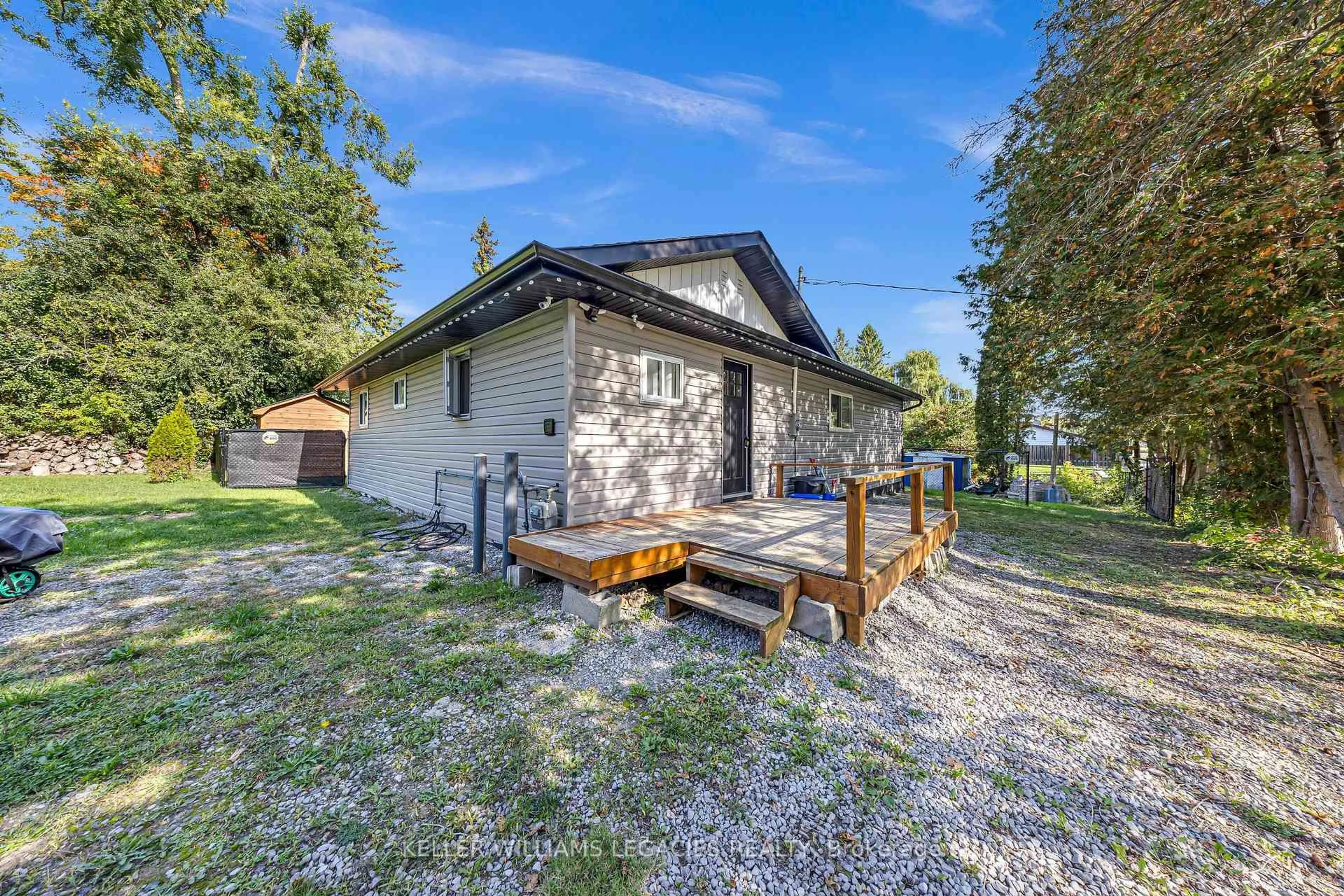 Patio, building for 74 Cowans Cres, Kawartha Lakes Ontario K0L 2W0