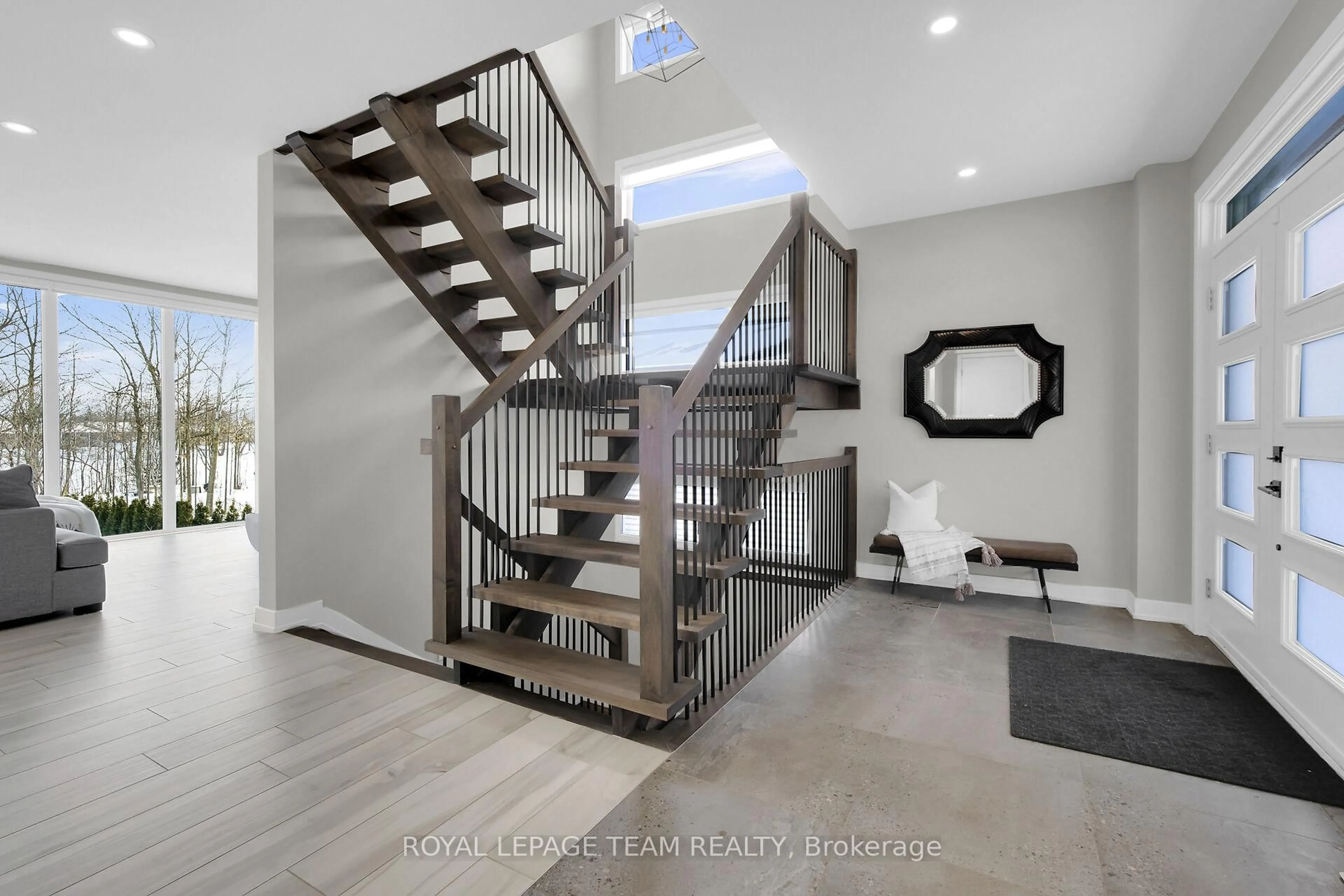 Stairs for 504 Barrage St, Casselman Ontario K0A 1M0