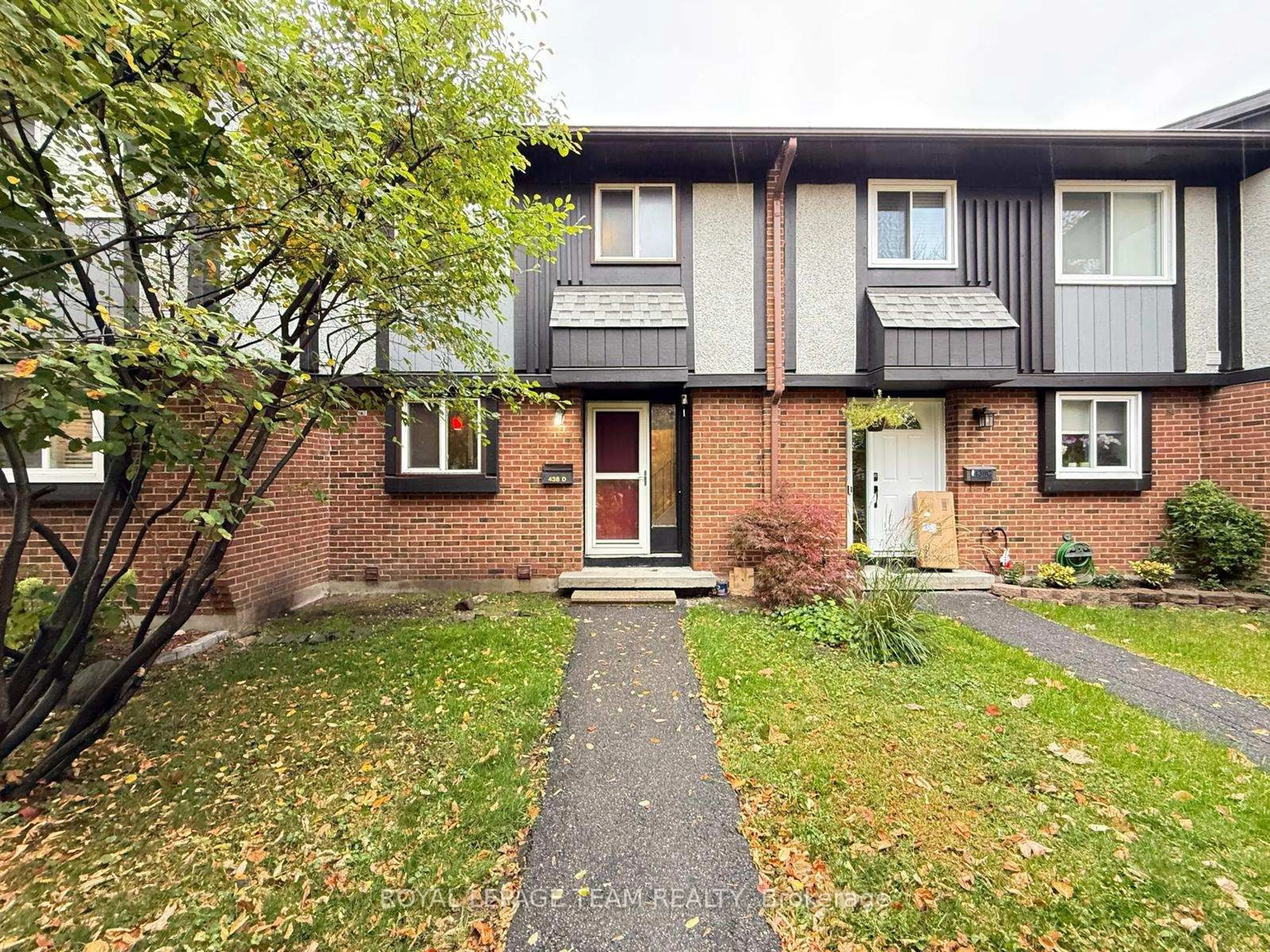 A pic from outside/outdoor area/front of a property/back of a property/a pic from drone, street for 438D Moodie Dr, Ottawa Ontario K2H 8A6