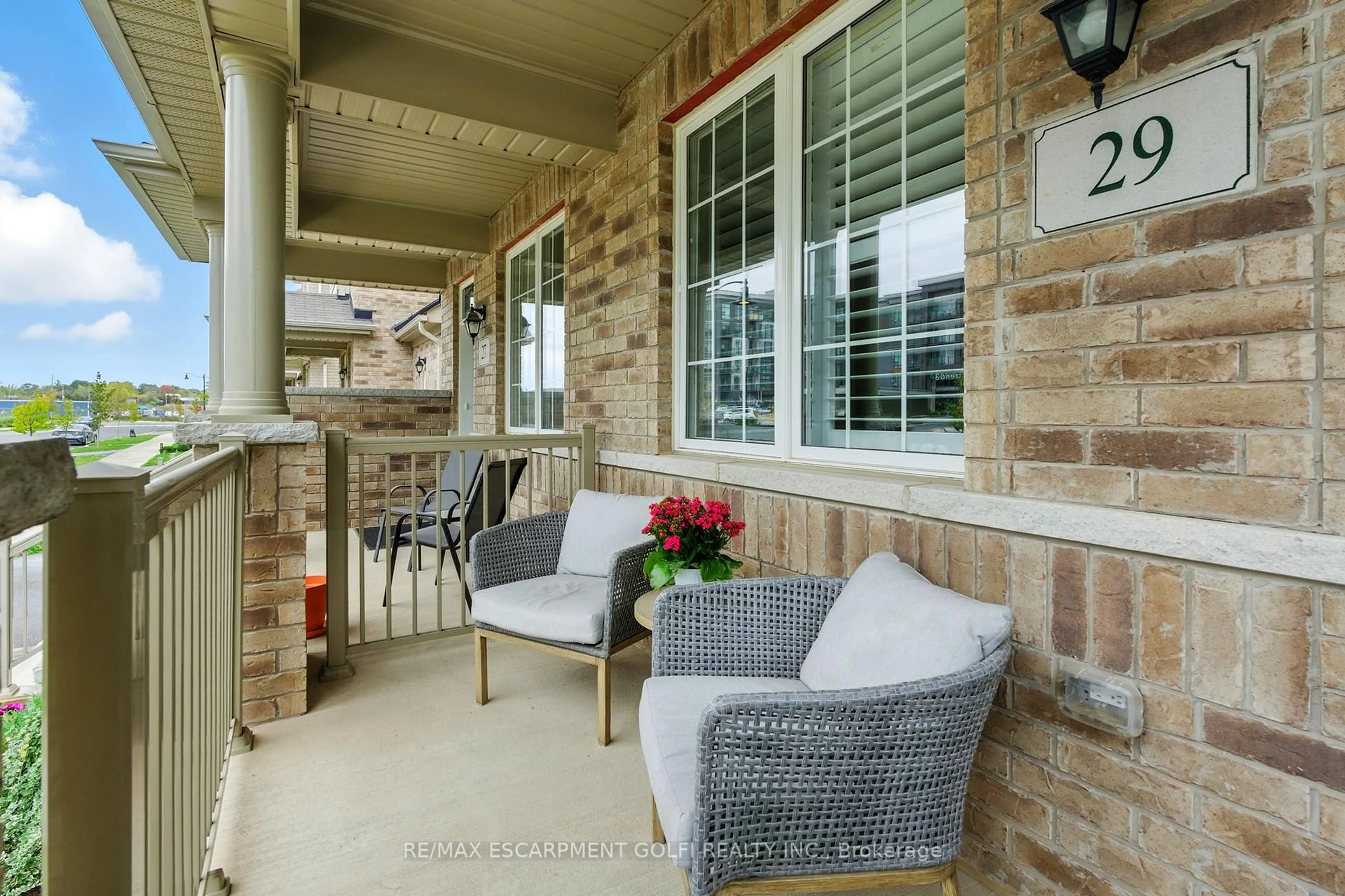 Patio, street for 29 Riverwalk Dr, Hamilton Ontario L8B 1X3