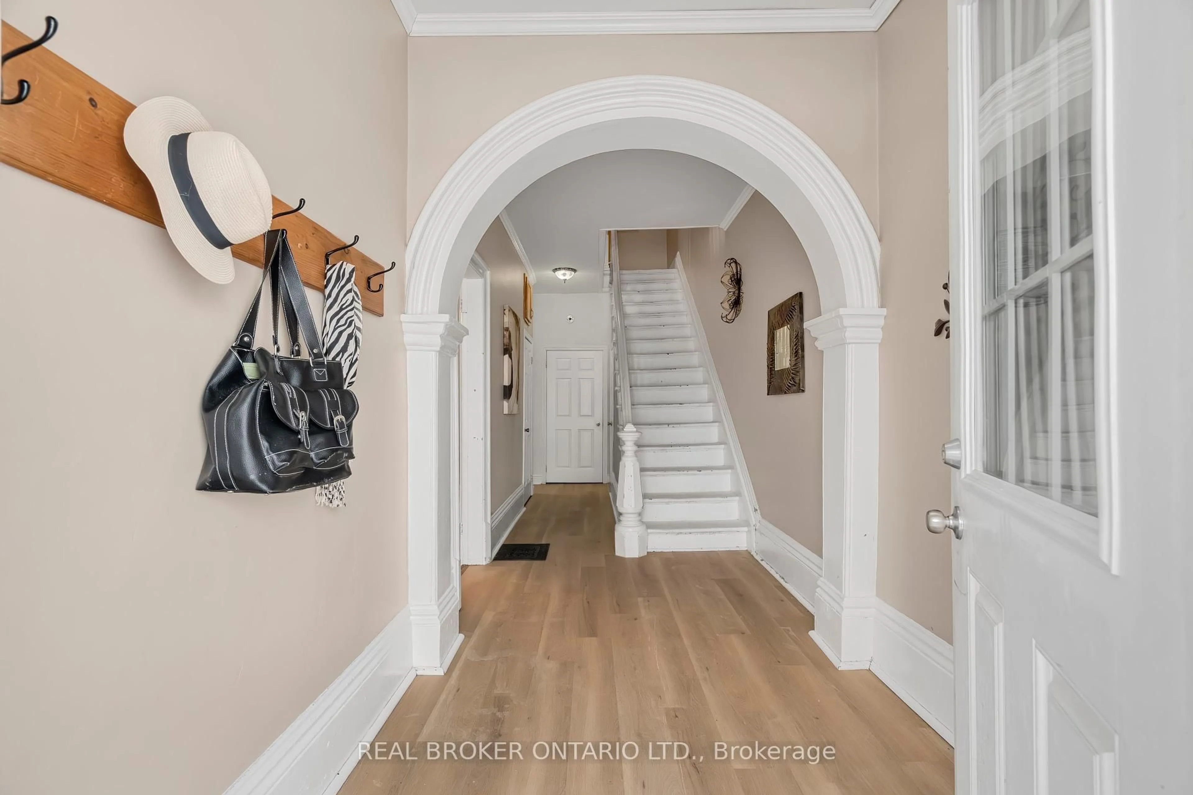 Indoor entryway for 42 Daniel St, Arnprior Ontario K7S 2K5