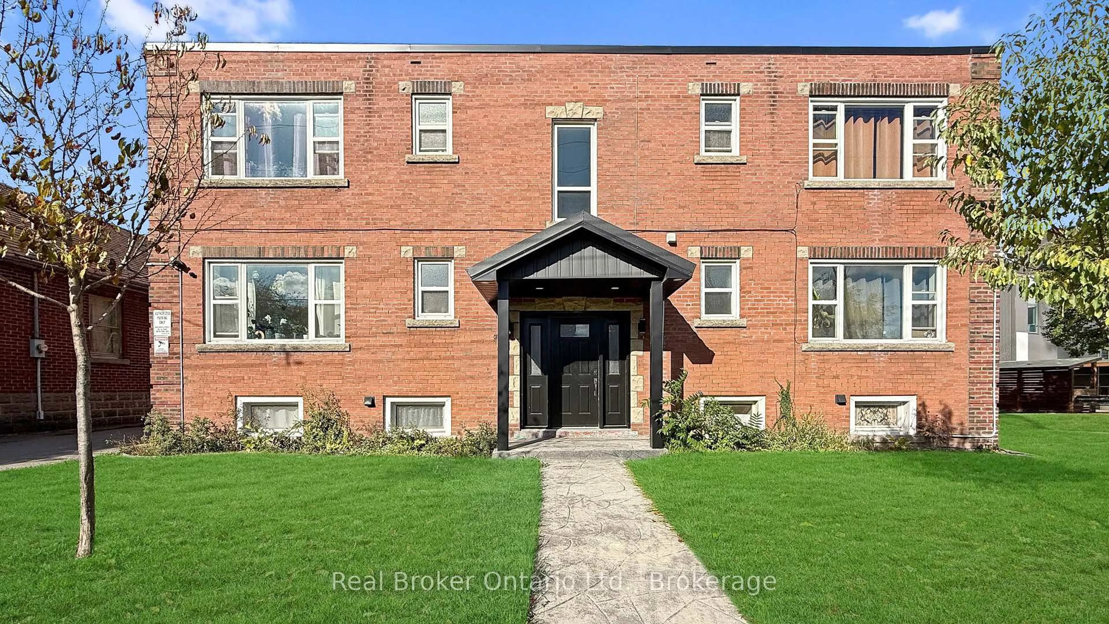 Home with brick exterior material, street for 309 Strathearne Ave, Hamilton Ontario L8H 5K8