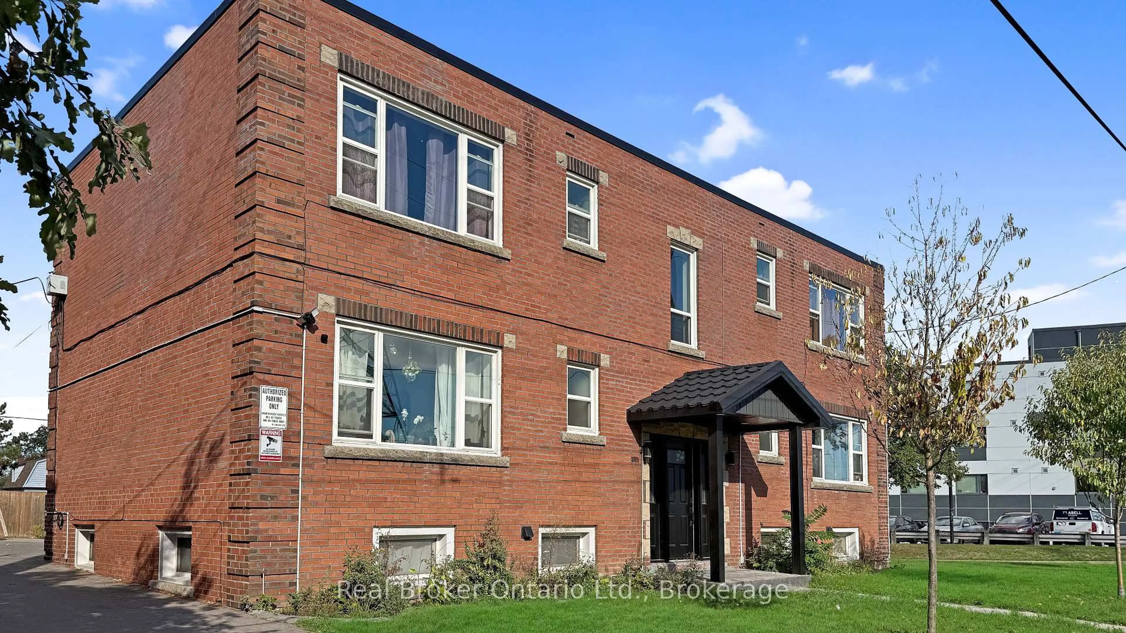 Home with brick exterior material, building for 309 Strathearne Ave, Hamilton Ontario L8H 5K8