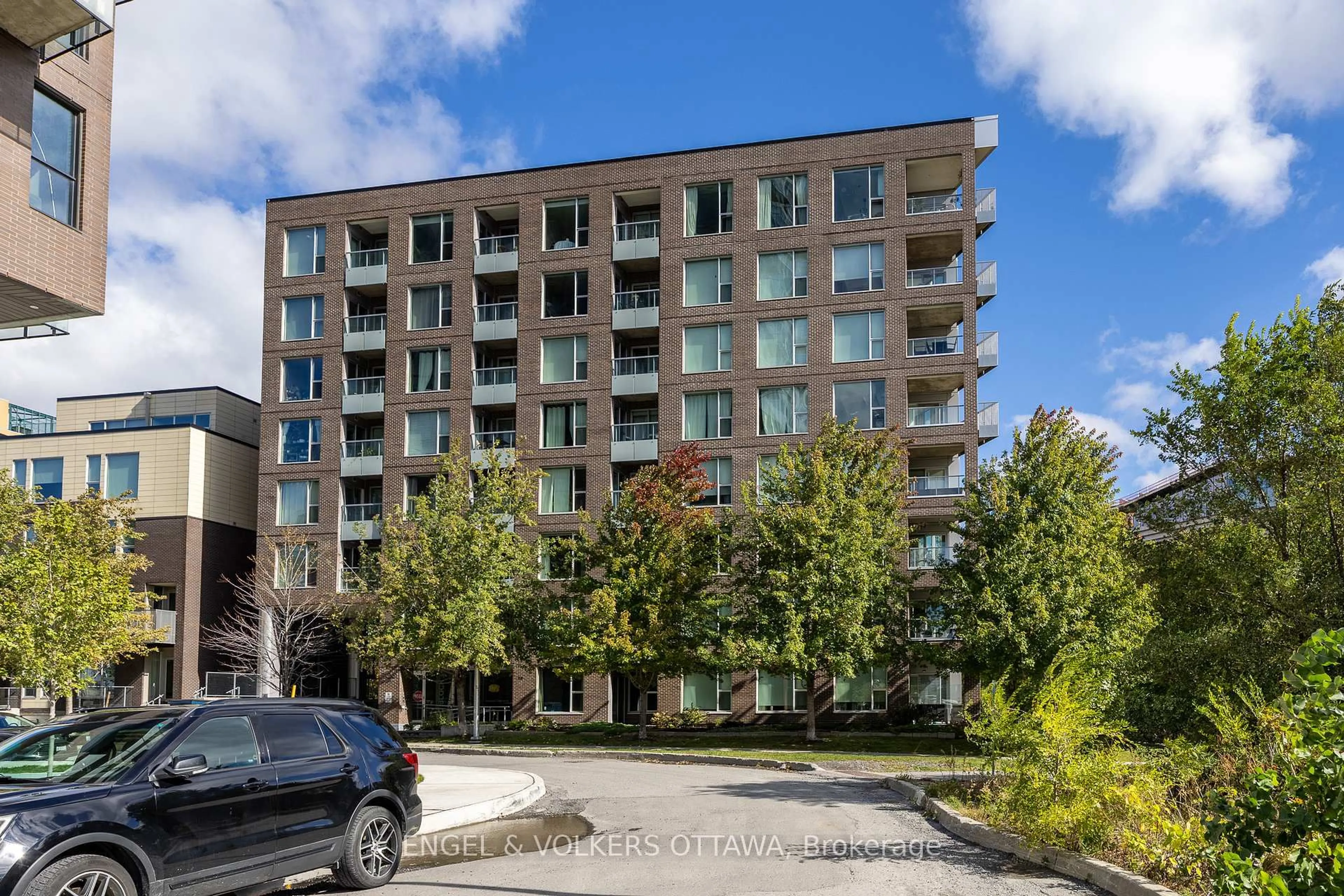 Unknown for 300C Lett St #802, Ottawa Ontario K1R 0A8
