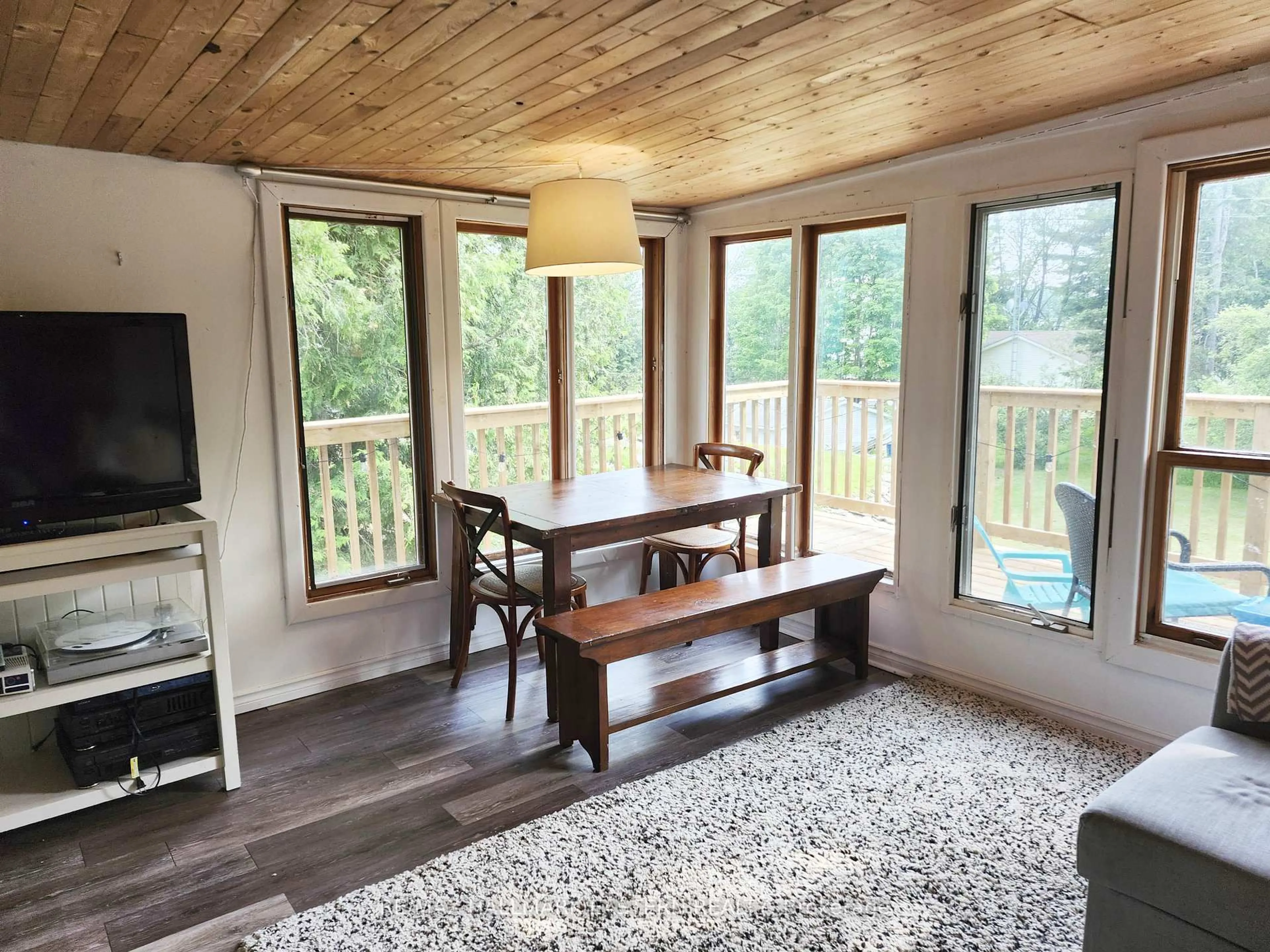 Dining room, wood/laminate floor for 106 LAKEVIEW Cres, North Kawartha Ontario K0L 1A0