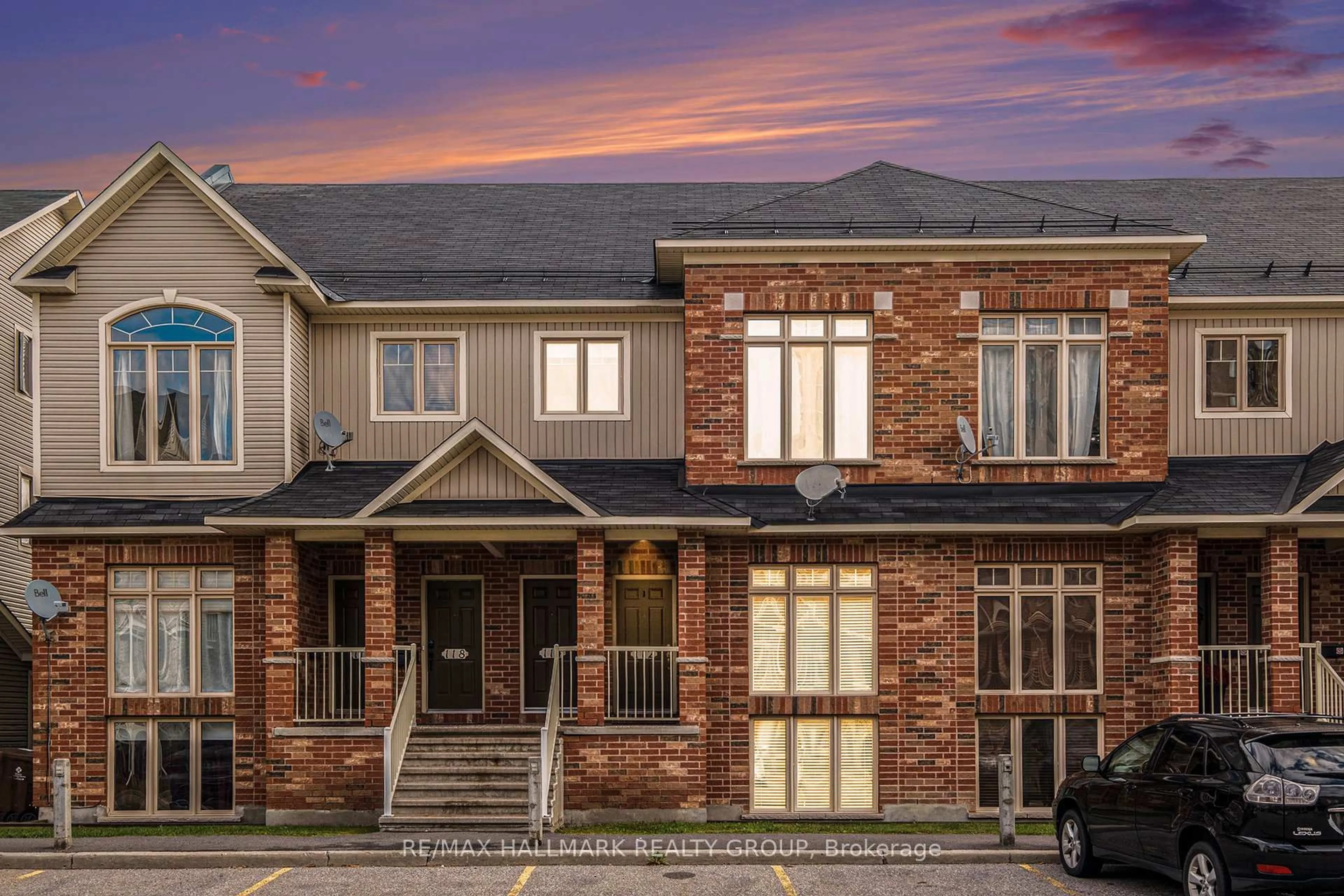 Home with brick exterior material, street for 1512 Walkley Rd #112, Ottawa Ontario K1V 2G5