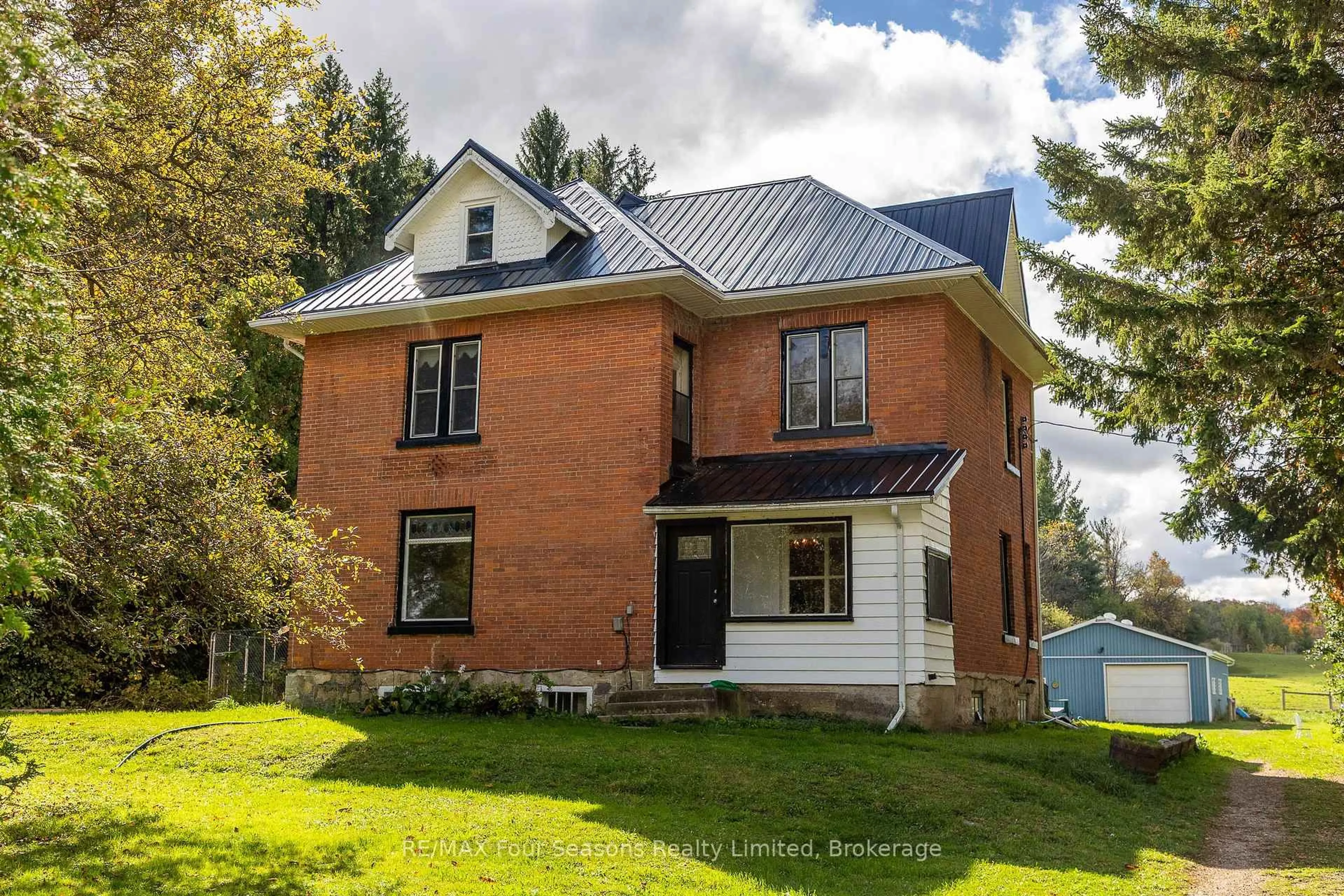 Home with brick exterior material, unknown for 734316 West Back Line Rd, Grey Highlands Ontario N0C 1E0