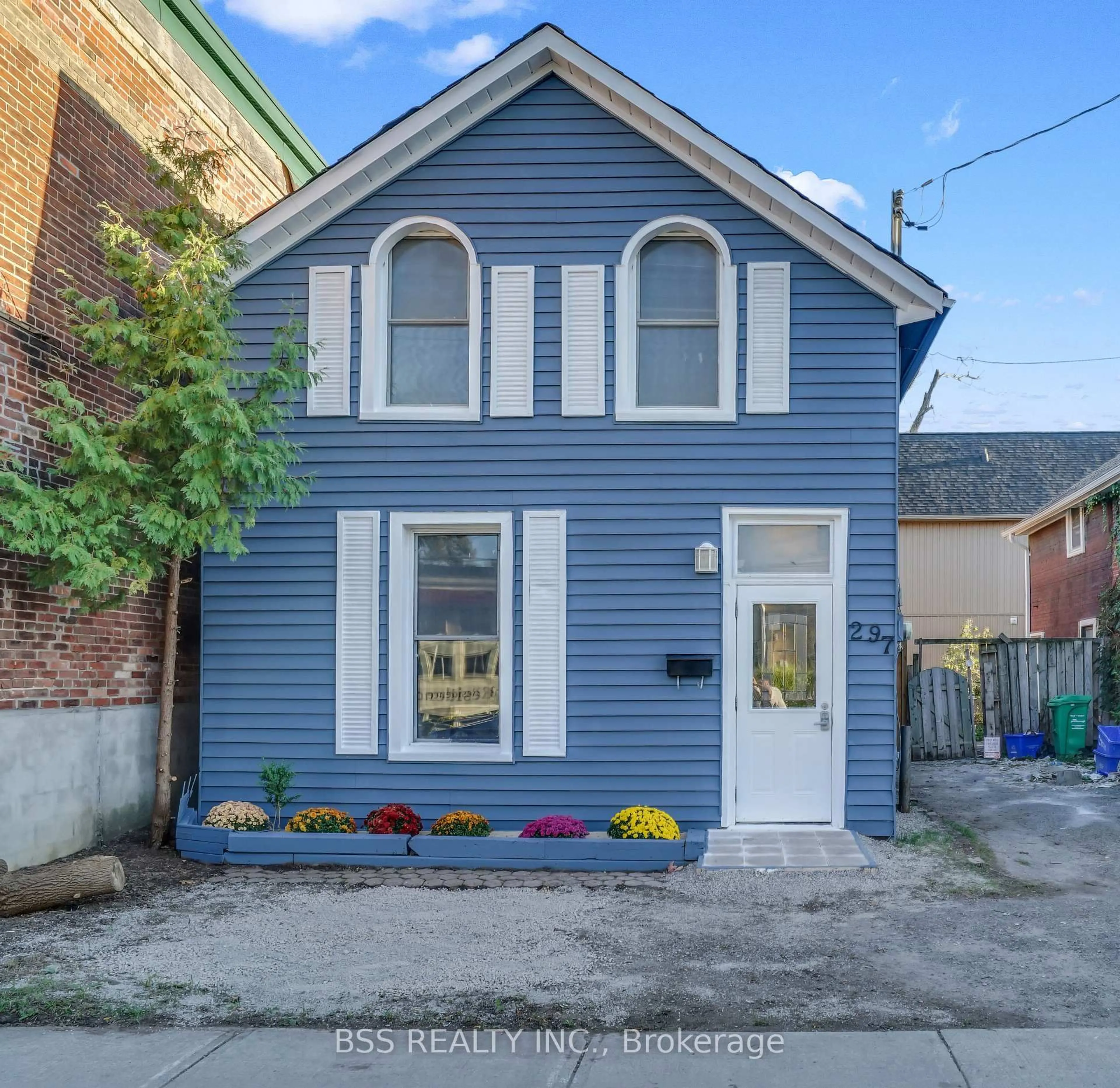 Home with brick exterior material, street for 297 Sherbrooke St, Peterborough Ontario K9J 2N7