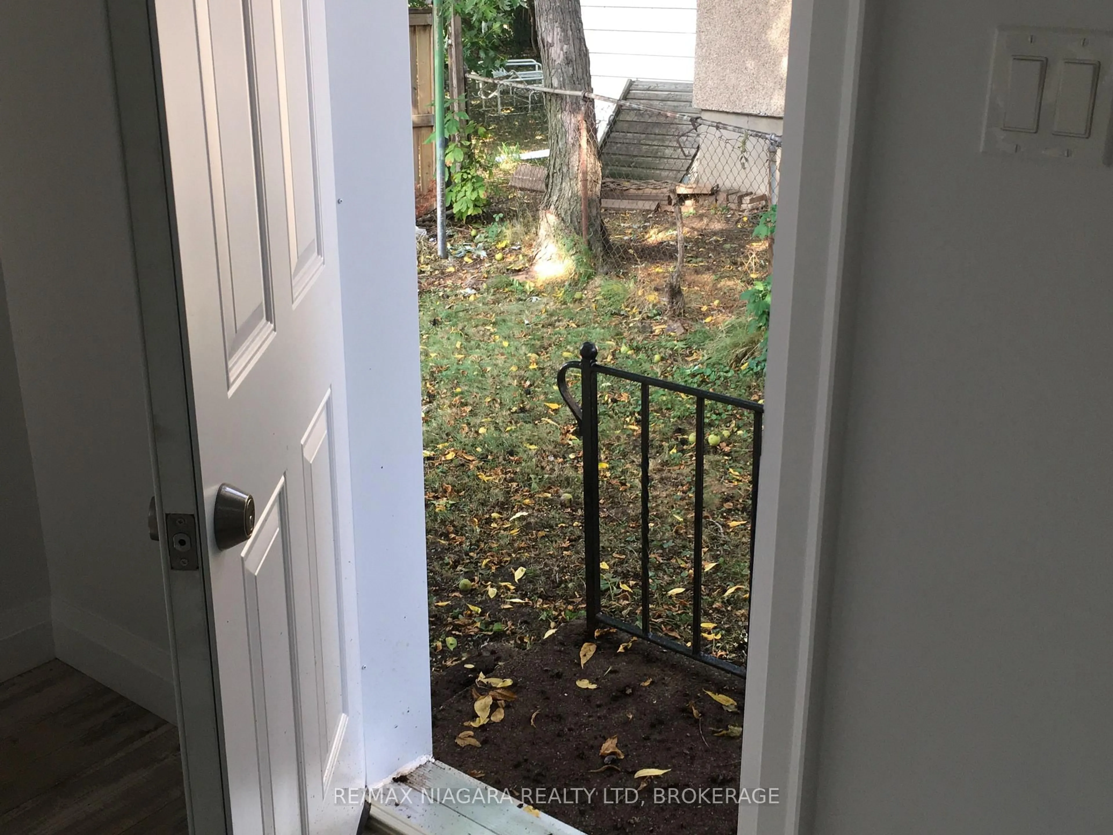 Stairs for 163 Welland Ave, St. Catharines Ontario L2R 2N9