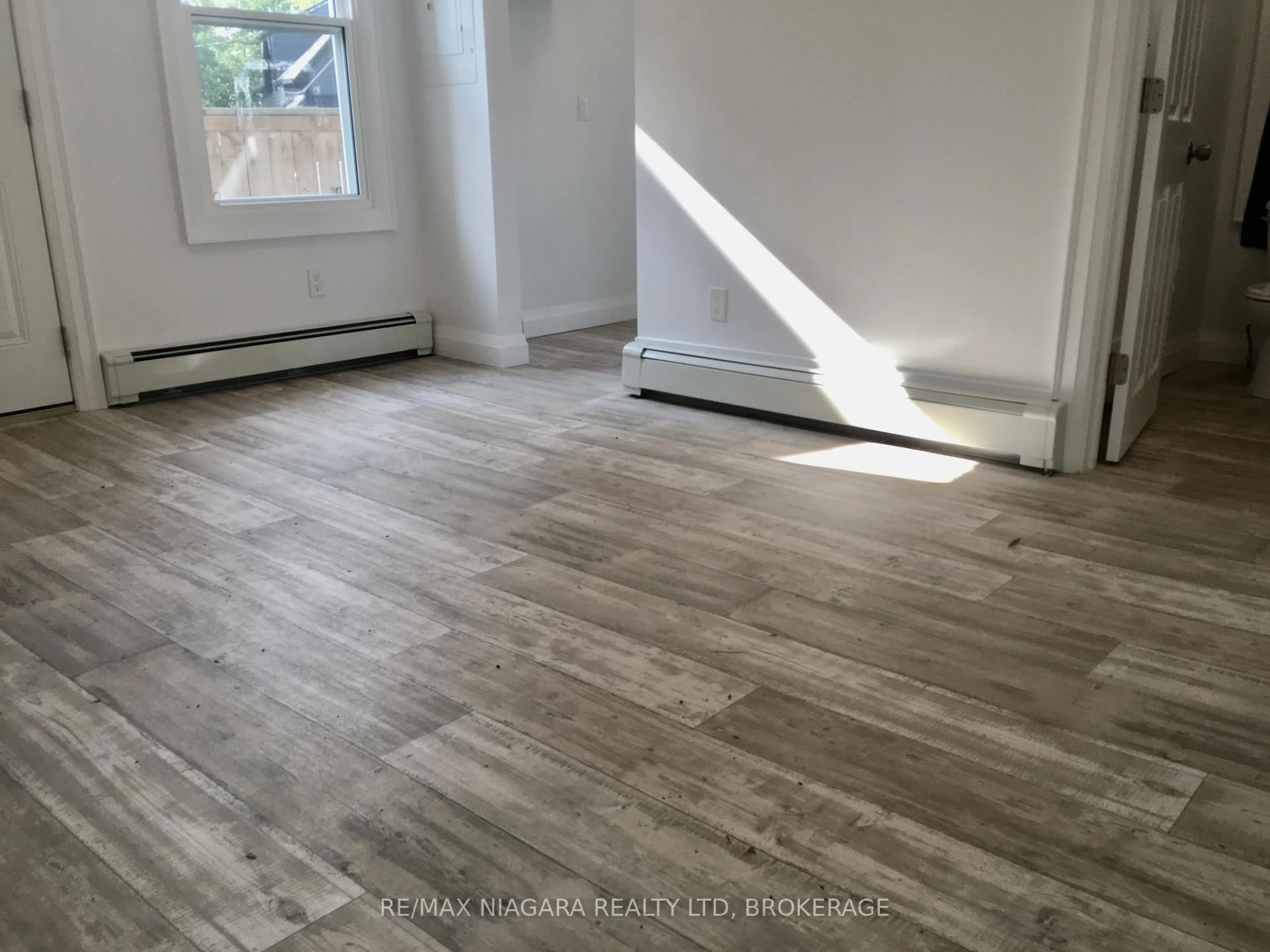 A pic of a room for 163 Welland Ave, St. Catharines Ontario L2R 2N9