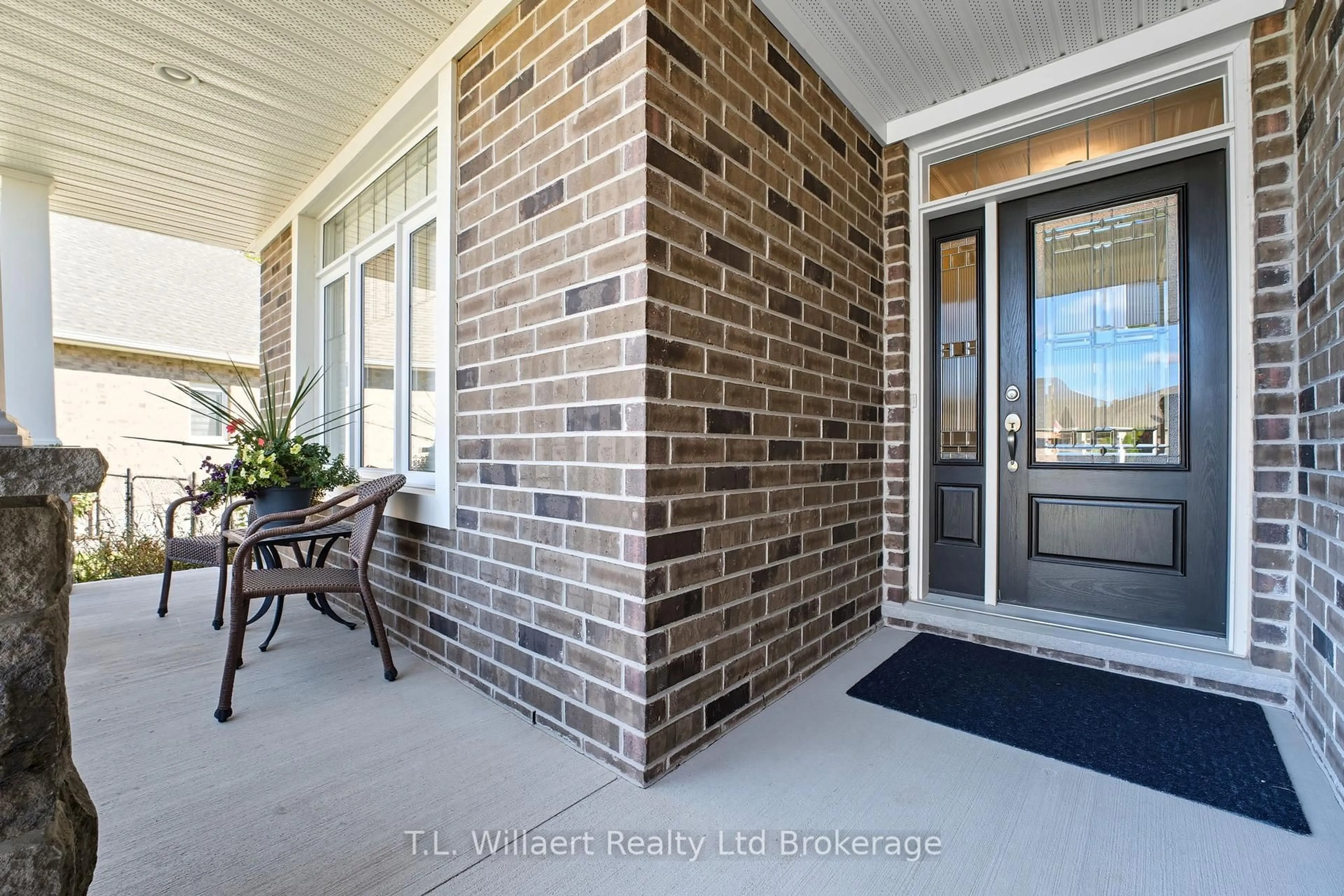 Indoor entryway for 64 Colin Ave, Tillsonburg Ontario N4G 0E5