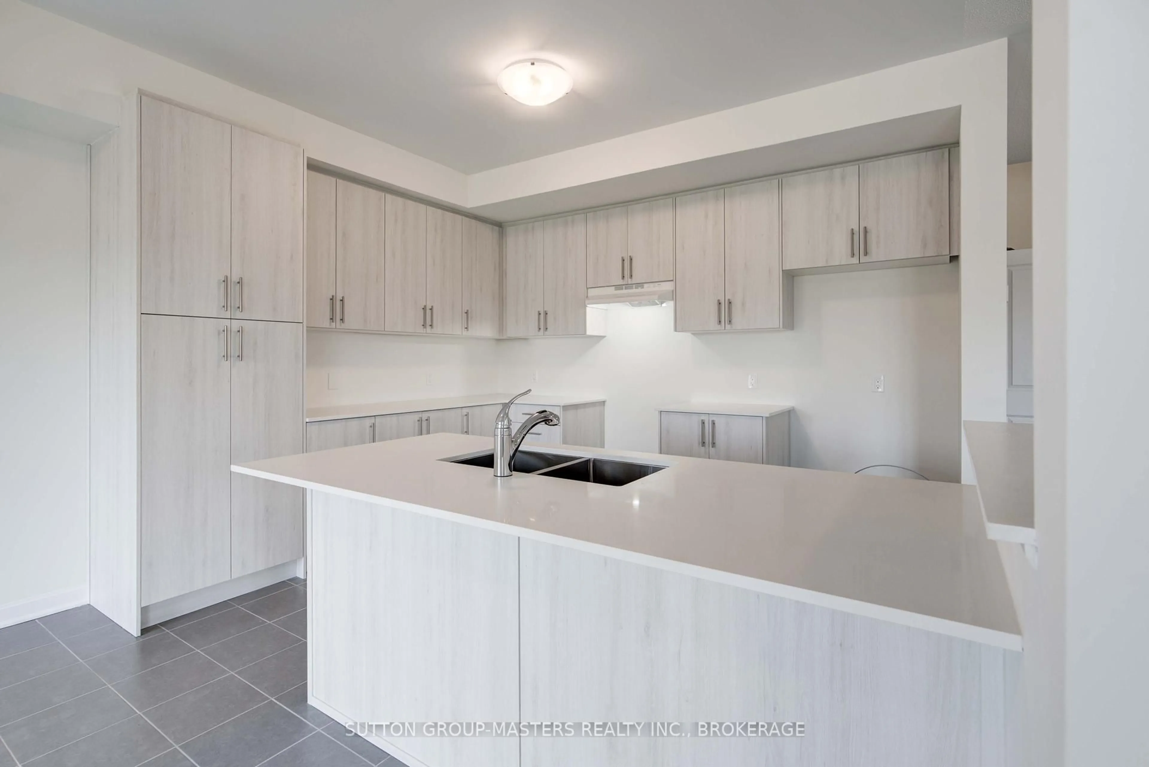 Standard kitchen, ceramic/tile floor for 102 Oakmont Dr, Bath Ontario K0H 1G0