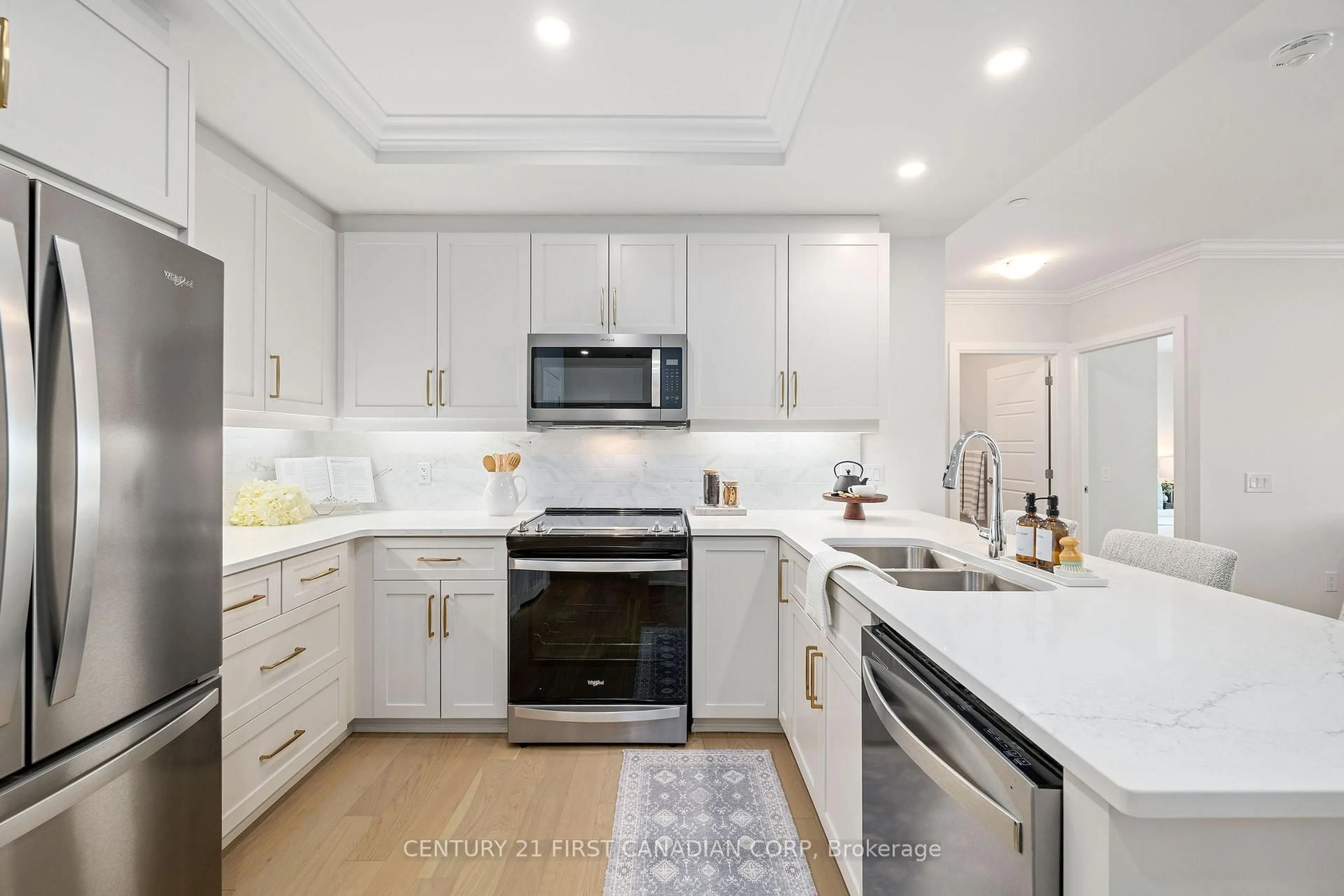 Open concept kitchen, ceramic/tile floor for 1975 FOUNTAIN GRASS Dr #401, London South Ontario N6K 4P9