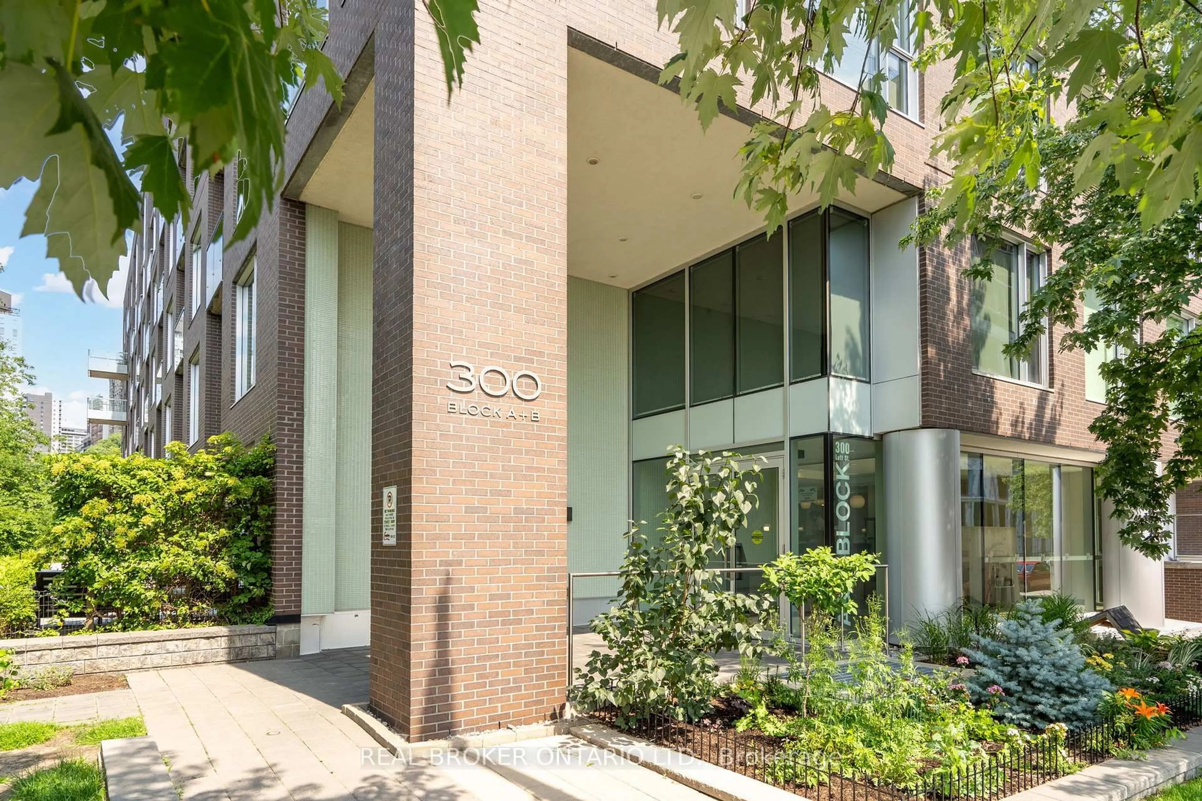 Indoor foyer for 300B Lett St #318, Ottawa Ontario K1R 0B8