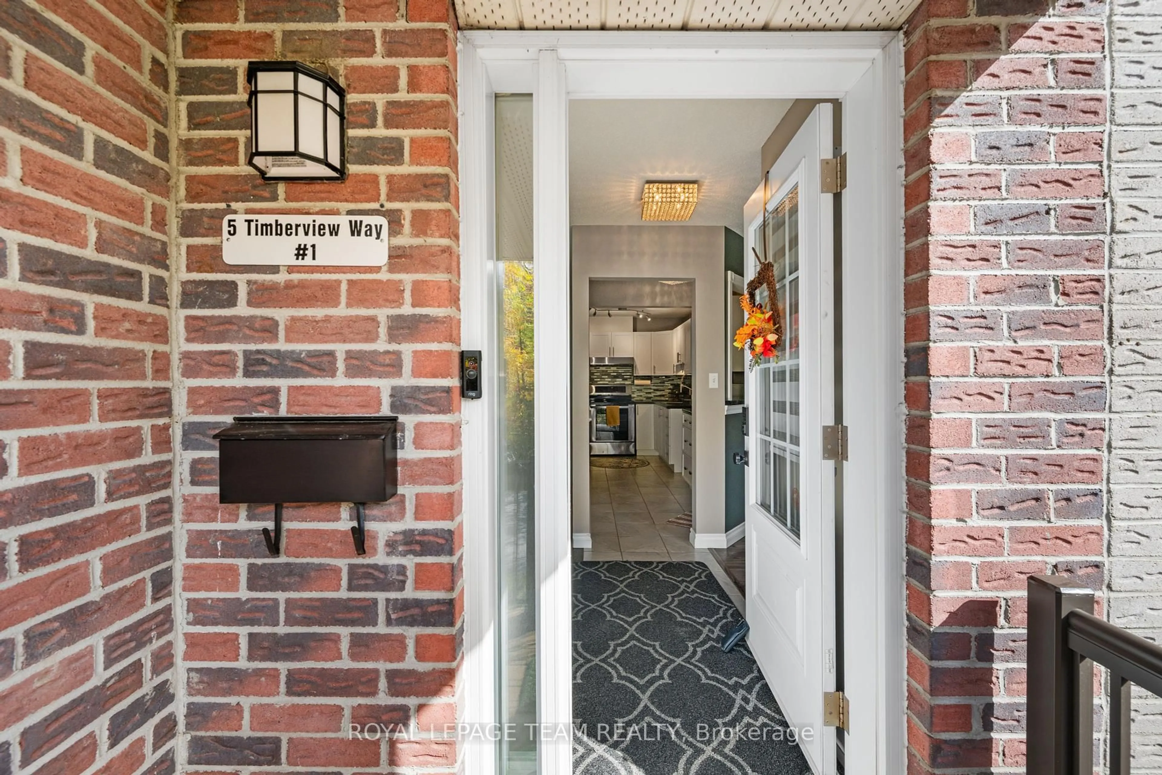 Indoor entryway for 5 Timberview Way #1, Ottawa Ontario K2H 9M6