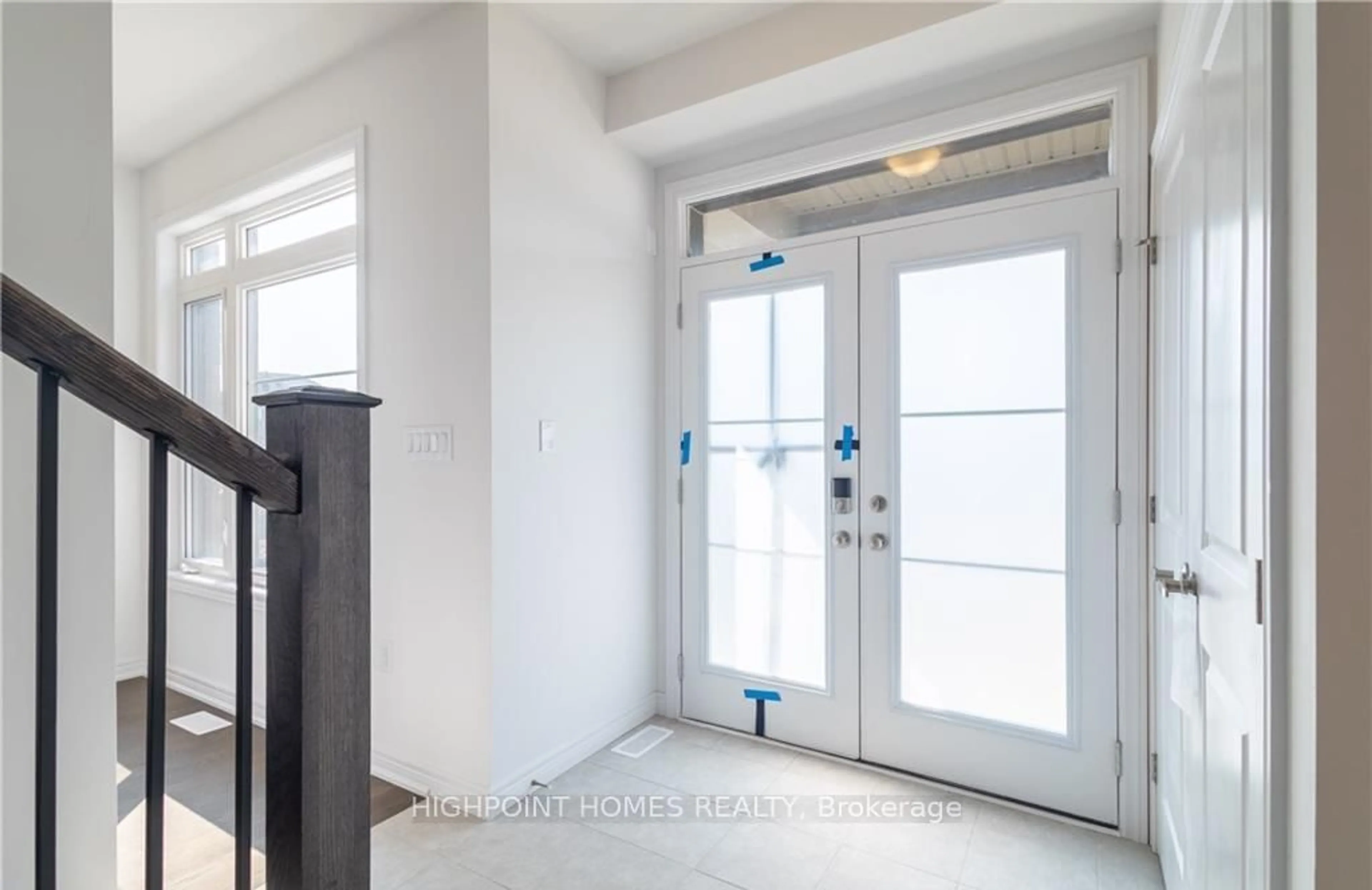Indoor entryway for 50 Halo St, Hamilton Ontario L8W 0C2