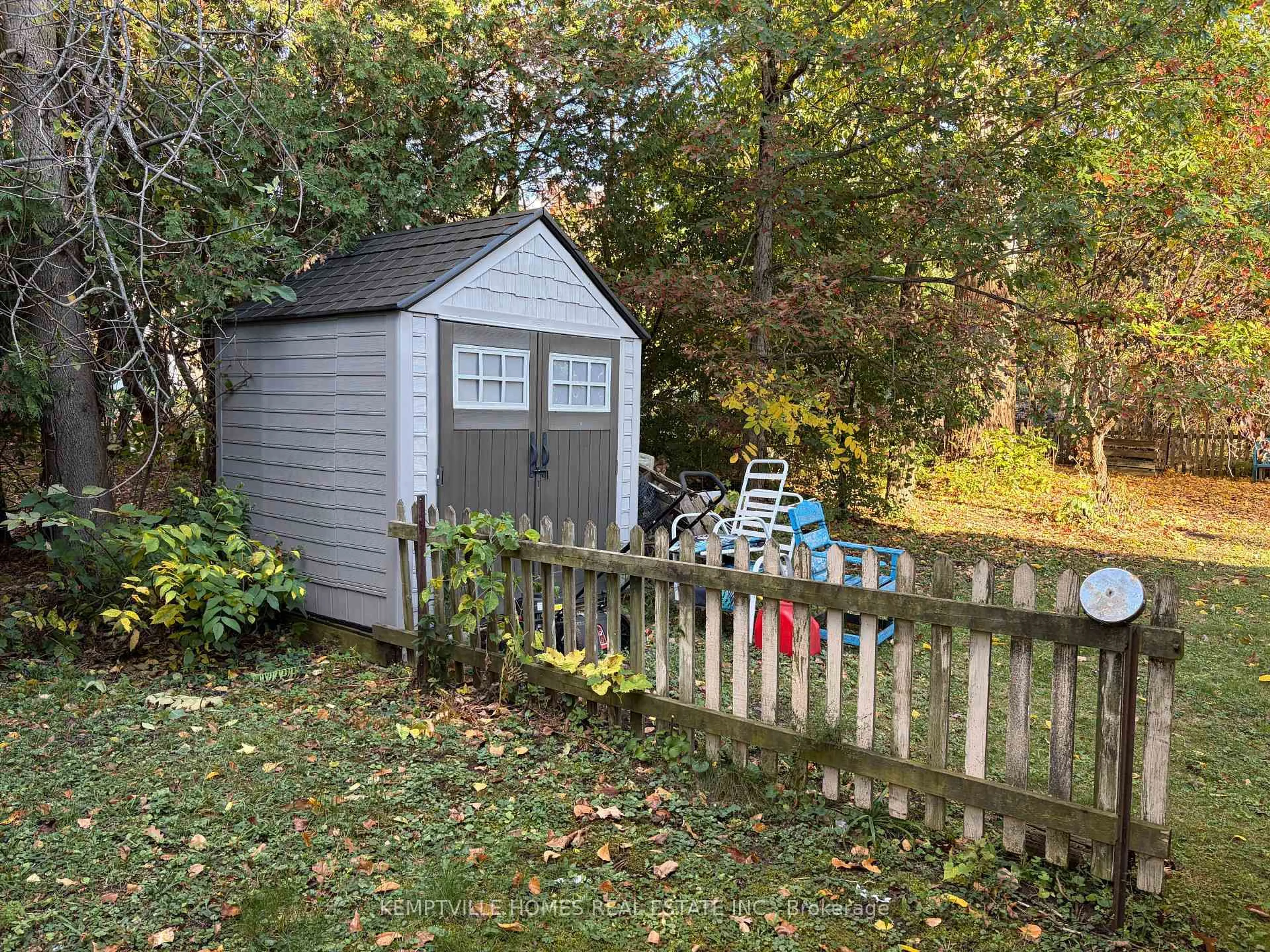 Shed for 10 BRIDGE St, North Grenville Ontario K0G 1S0