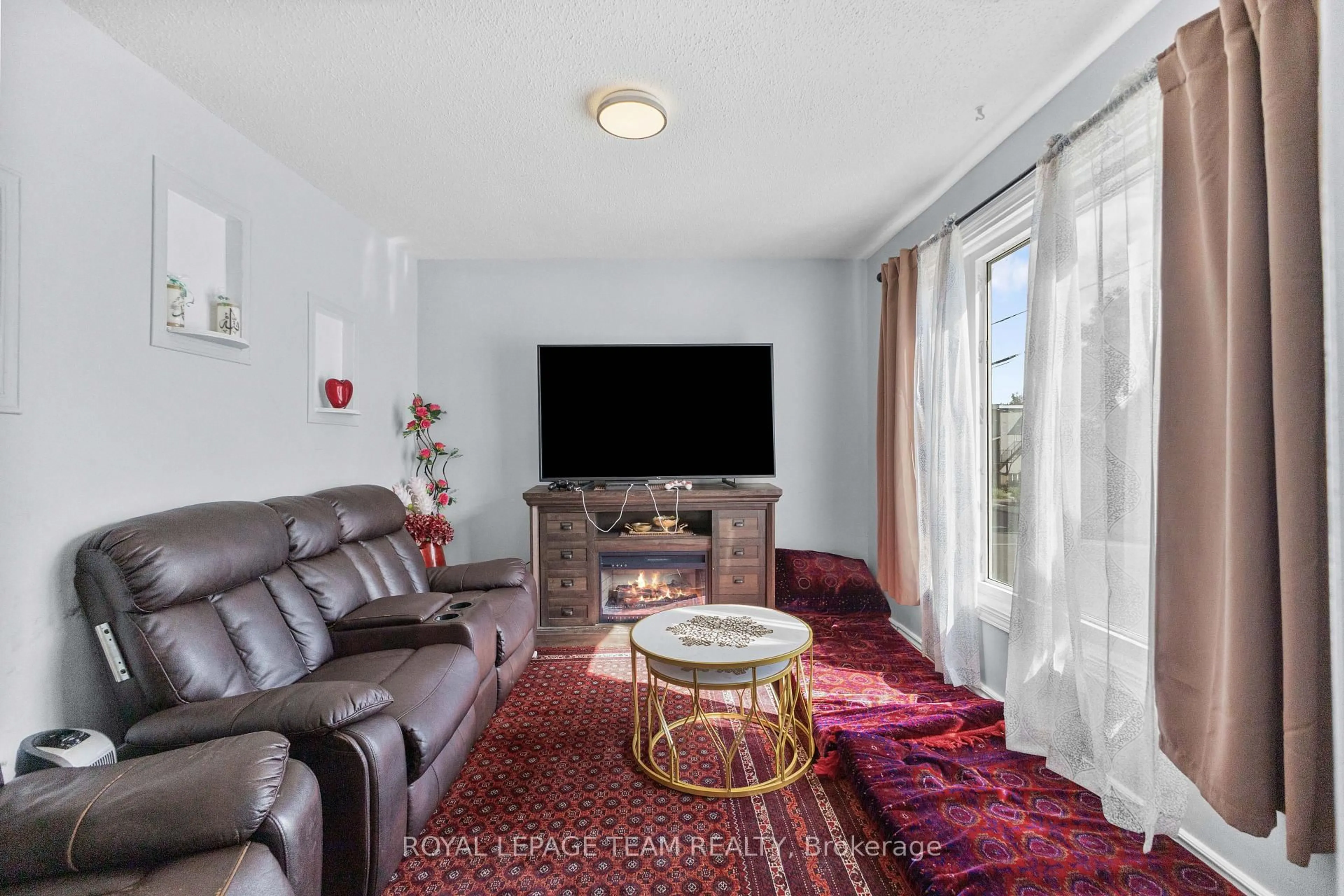 Living room with furniture, unknown for 105 Jolliet Ave, Ottawa Ontario K1L 5H1