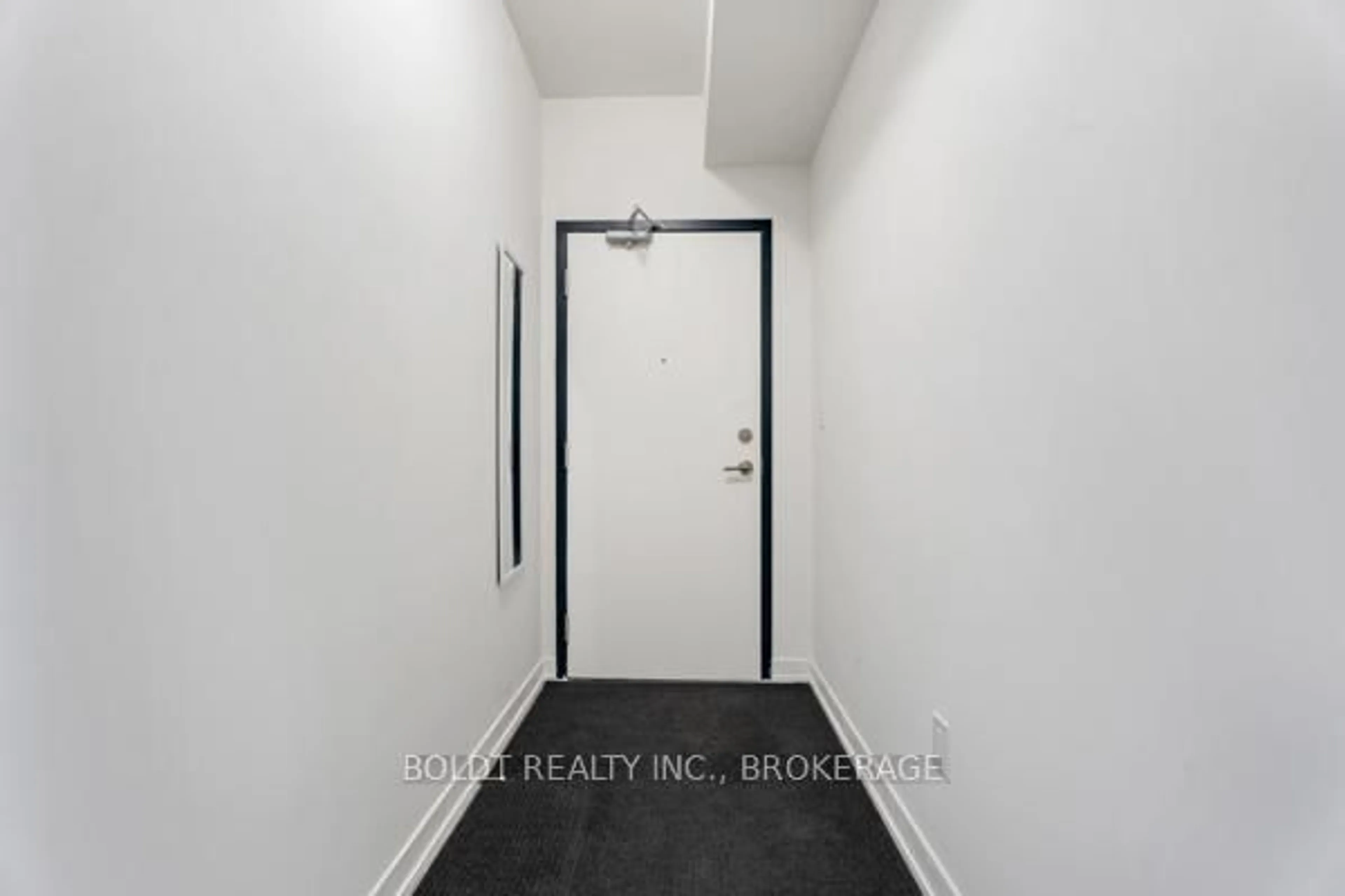 Indoor entryway for 128 King St #1607, Waterloo Ontario N2J 0E9