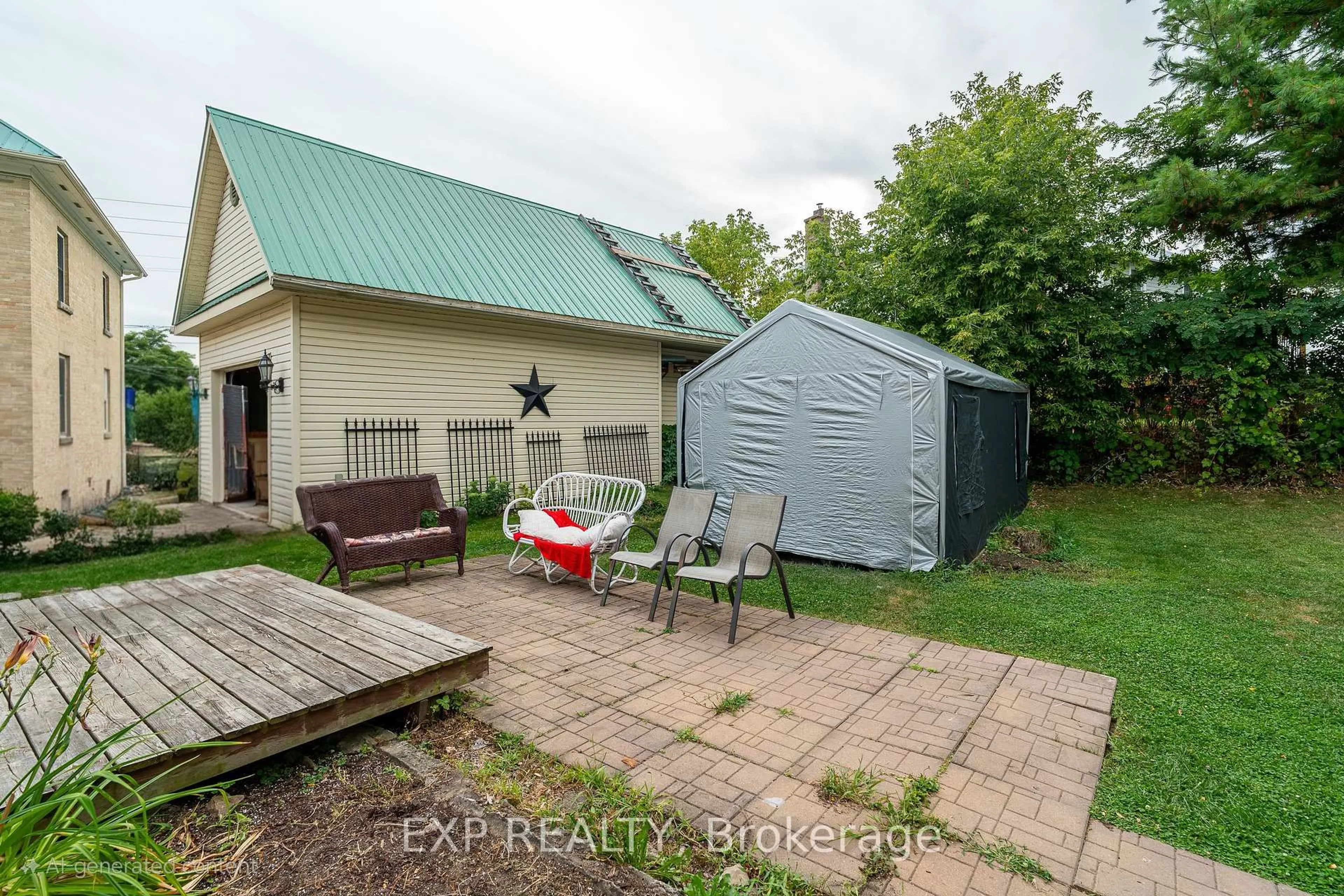 Patio, unknown for 105 Rideau St, Merrickville-Wolford Ontario K0G 1N0