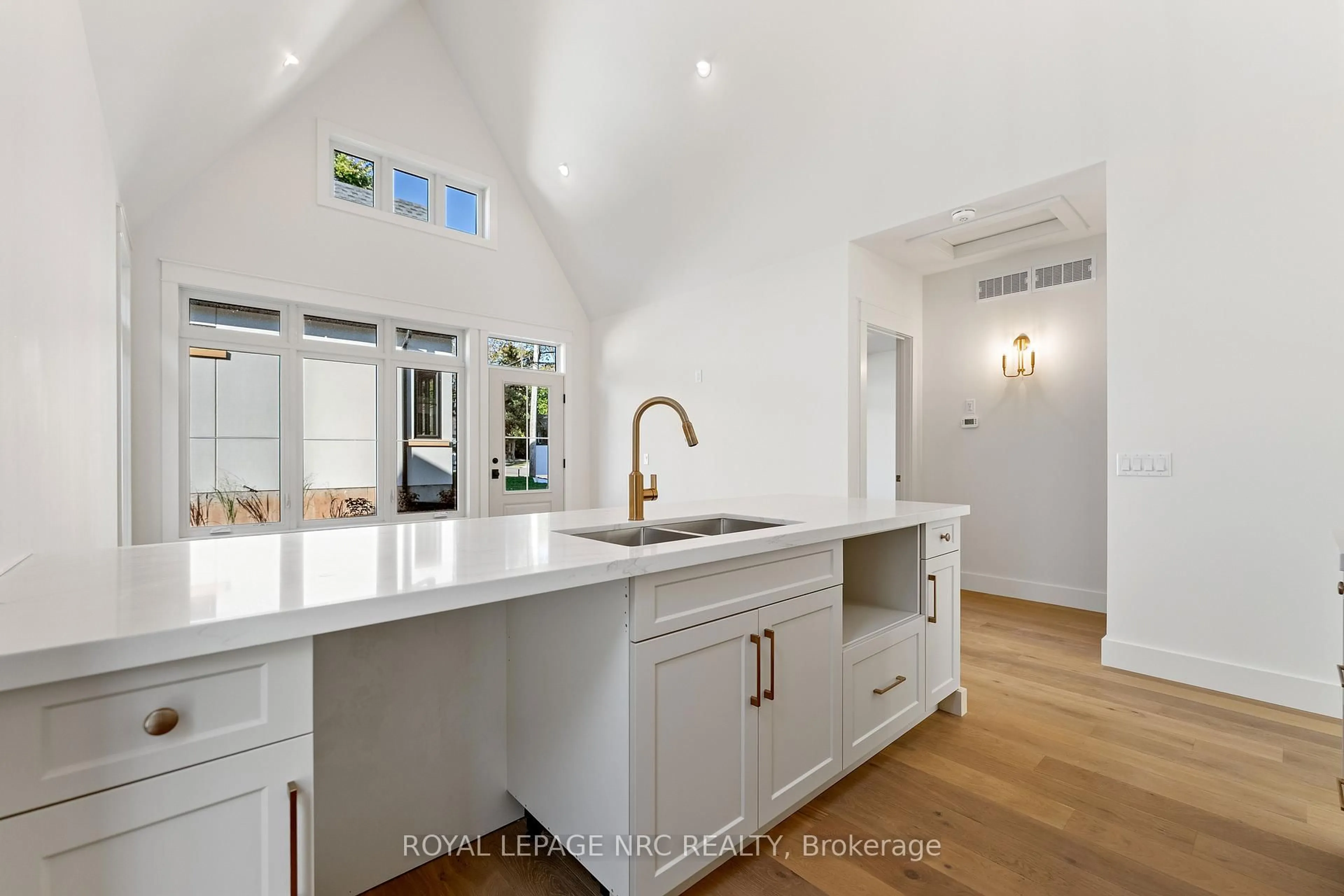 Open concept kitchen, unknown for 281 ELMWOOD Ave, Fort Erie Ontario L0S 1B0