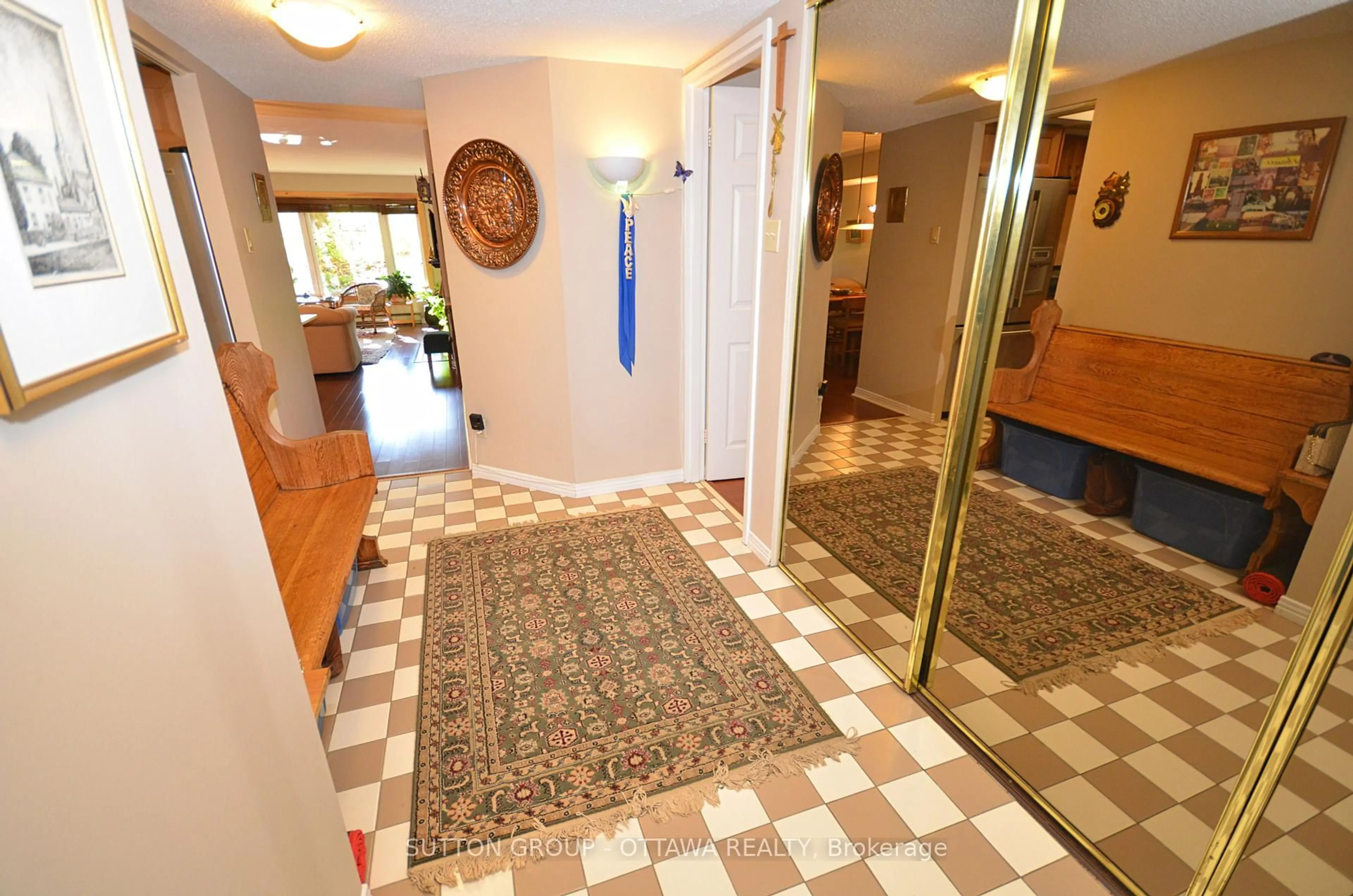Indoor foyer for 261 BOTANICA Private #Unit 62, Ottawa Ontario K1Y 4P9