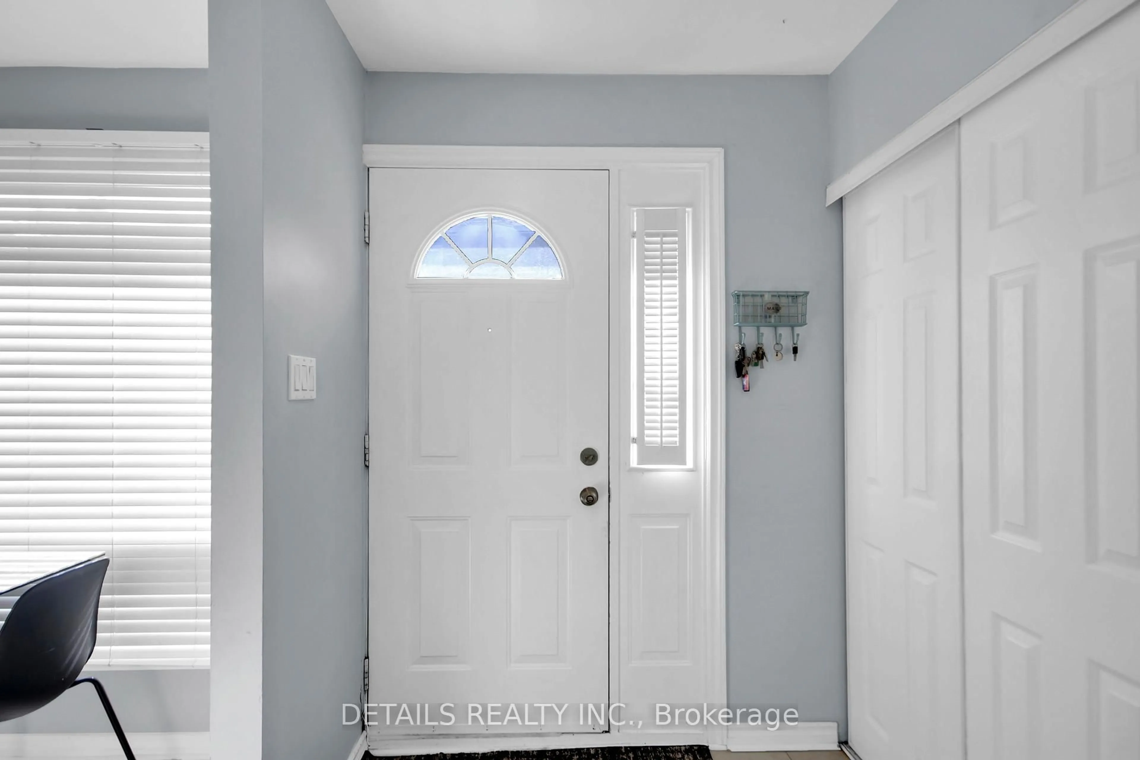 Indoor entryway for 3575 Downpatrick Rd #2, Ottawa Ontario K1V 8T3
